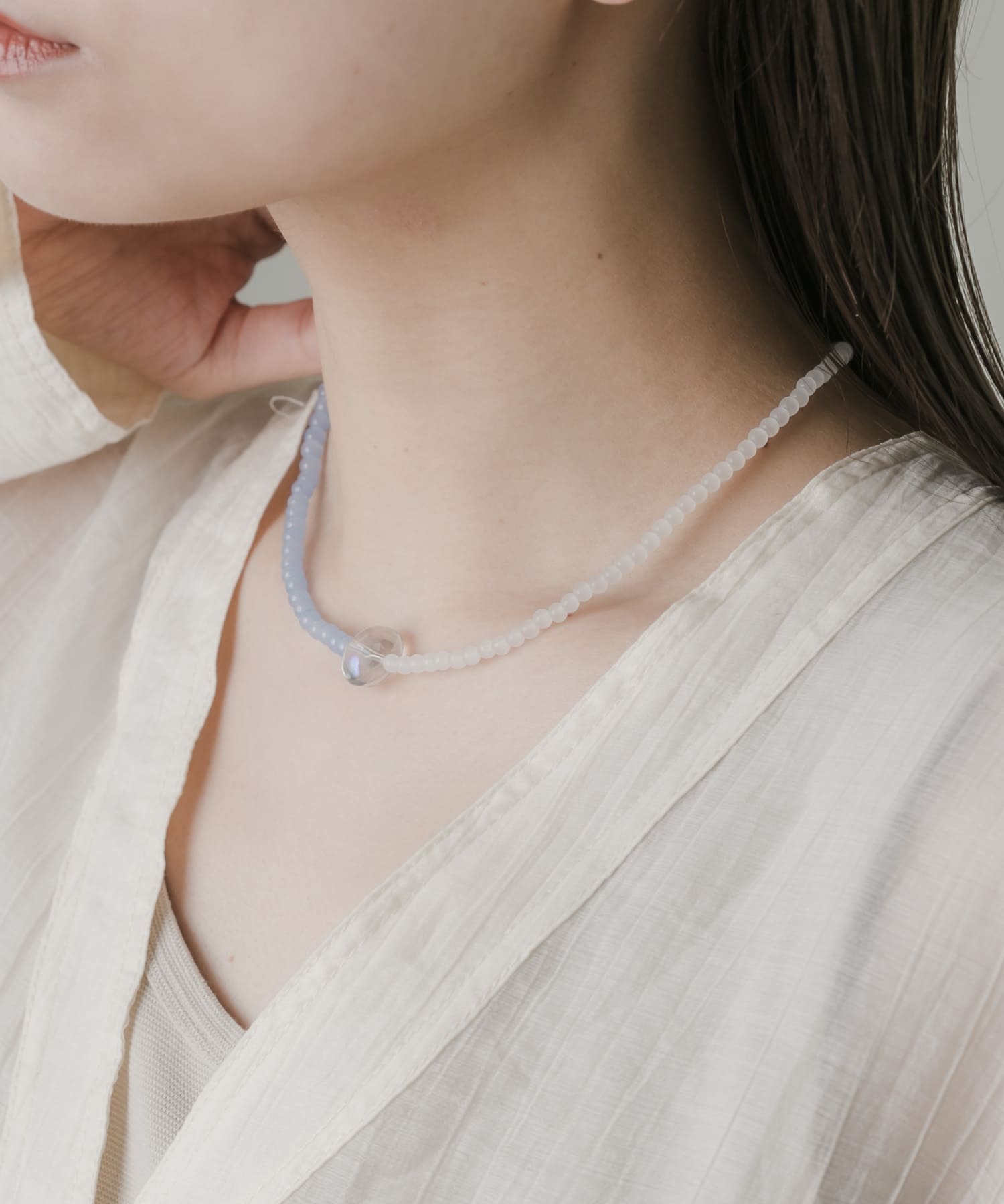 クリアトップビーズネックレス BLU/WHT -