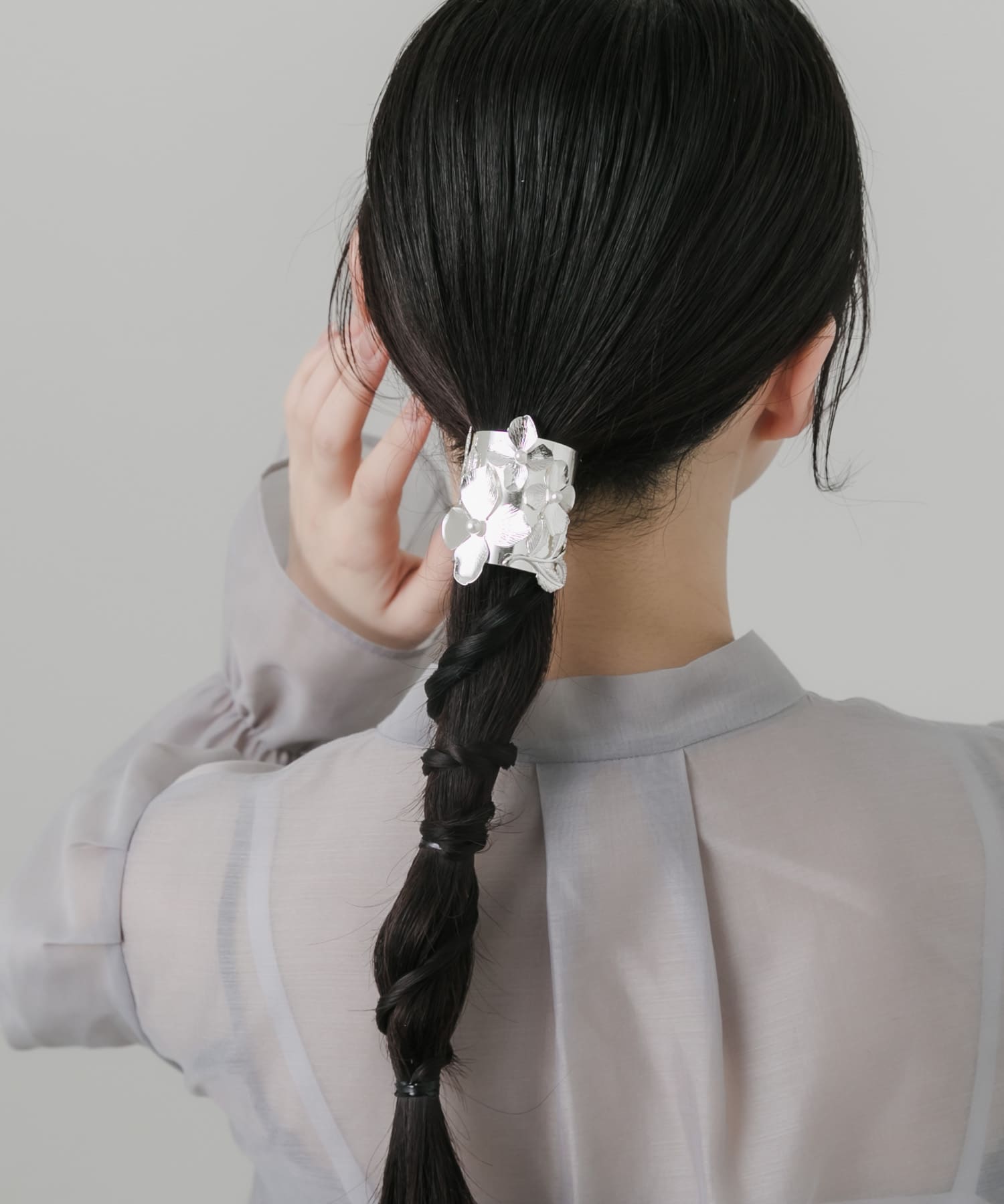 メタルフラワーヘアカフ