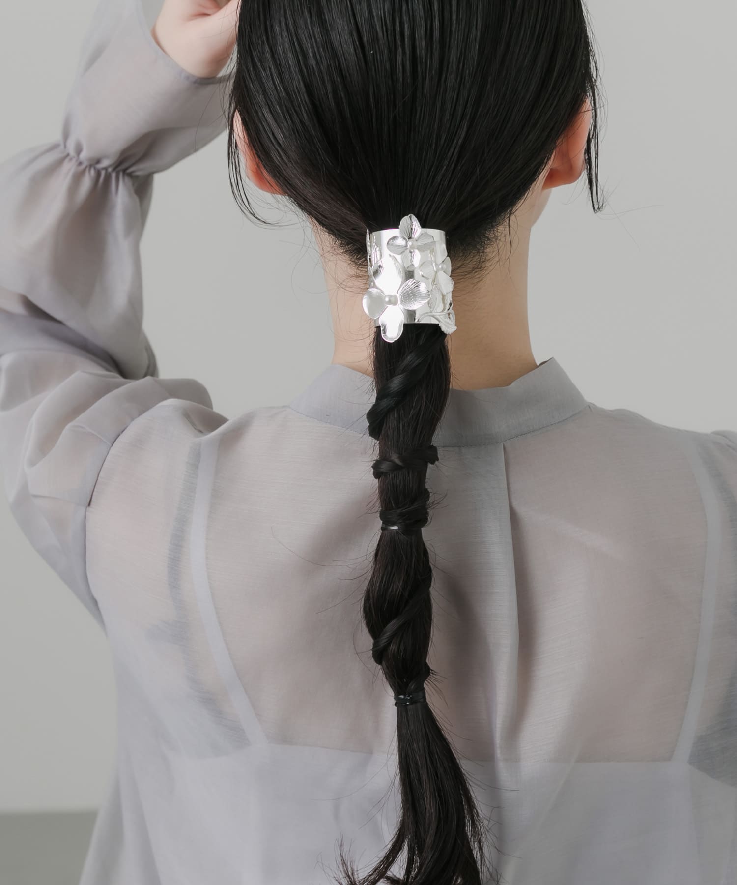 メタルフラワーヘアカフ SLV -