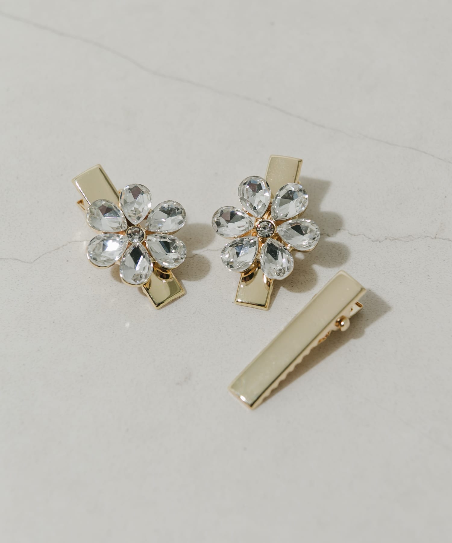 フラワーモチーフビジューヘアピン GLD -