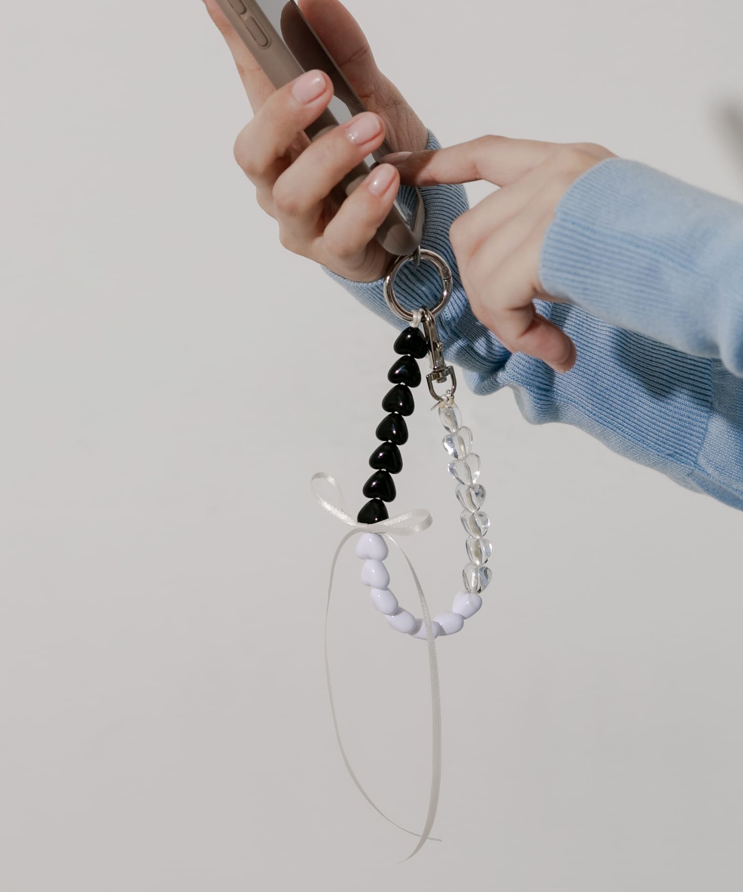 カラフルミニハートリボンキーチェーン WHT/BLK -