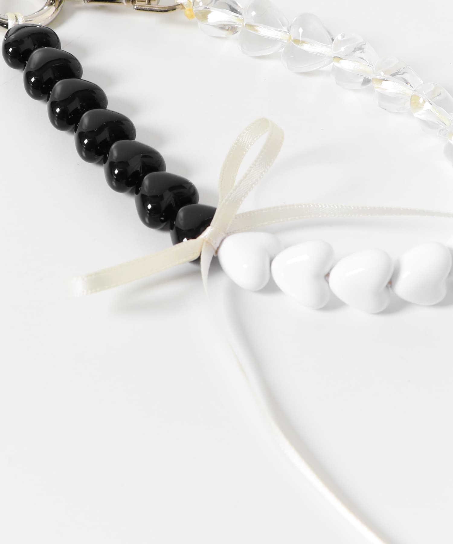 カラフルミニハートリボンキーチェーン WHT/BLK -