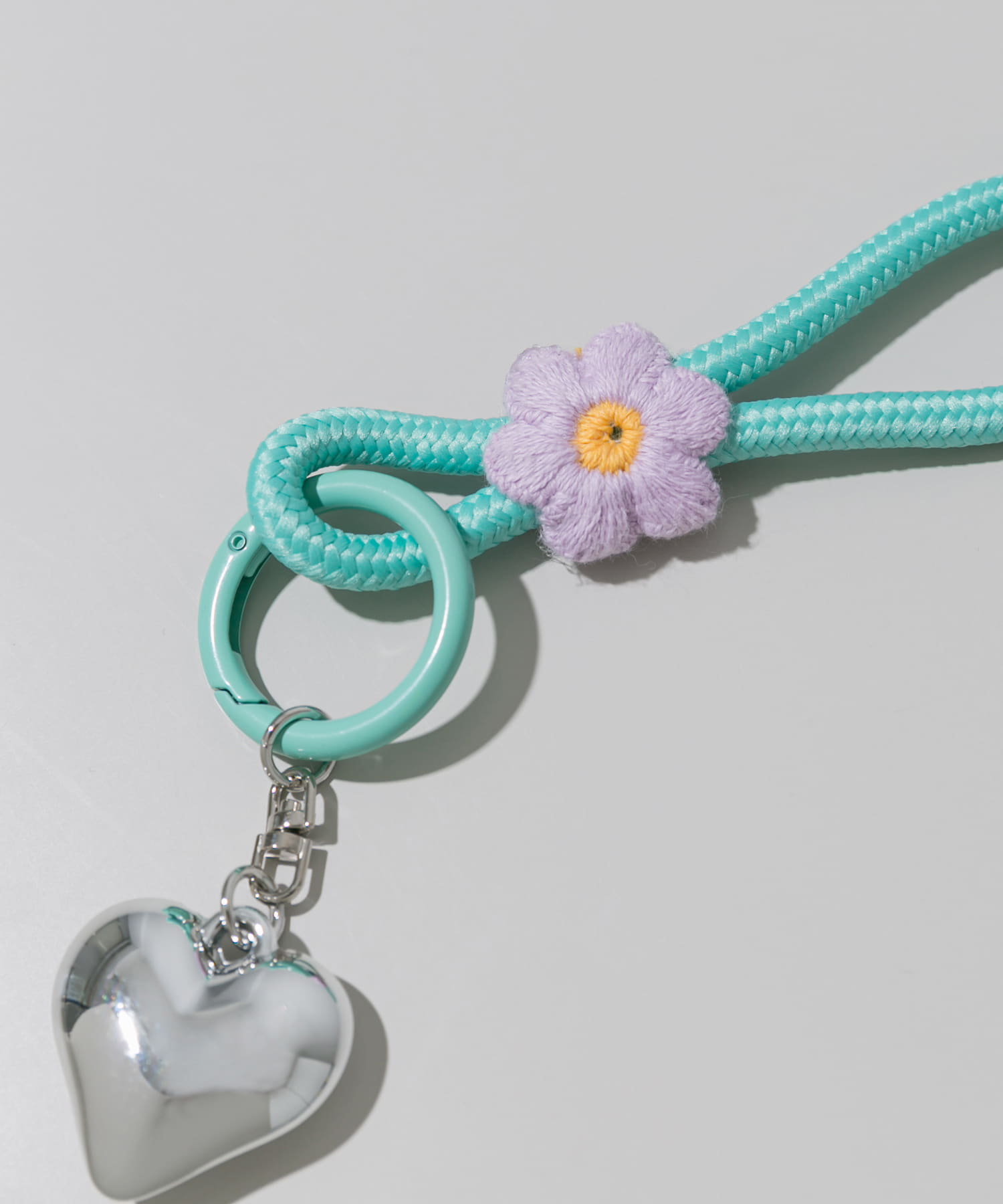 花柄ハートモチーフ キーホルダー パープルビーズ付き　091601 楽天市場】【 ハート パーツ 1個 】 オーロラ加工 大き目