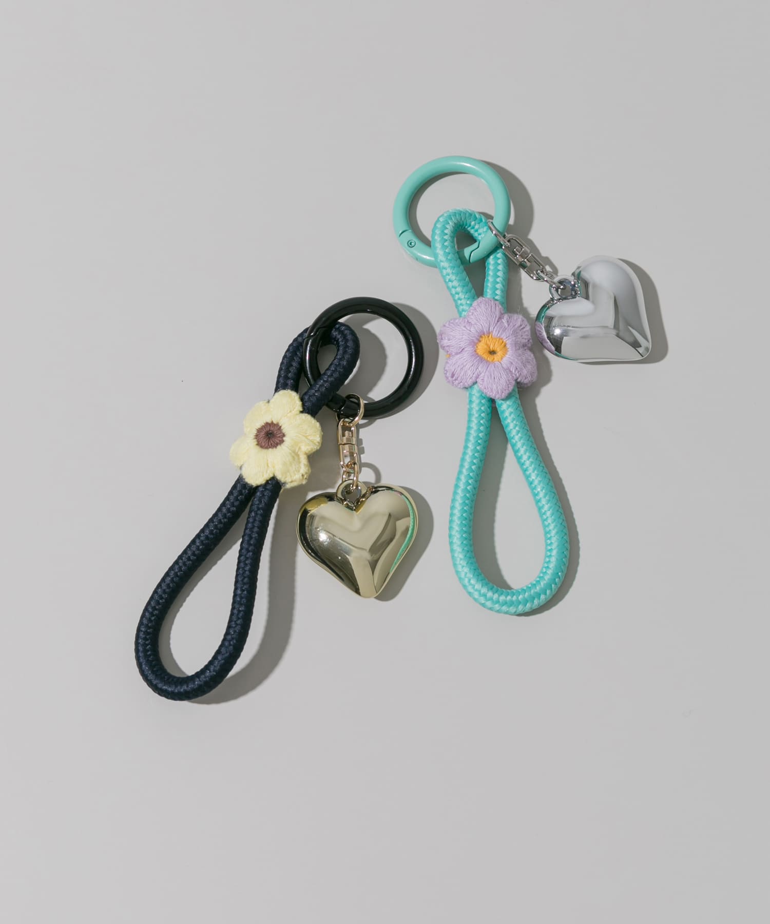 ハートモチーフフラワーキーチェーン(- MNT): ファッション雑貨
