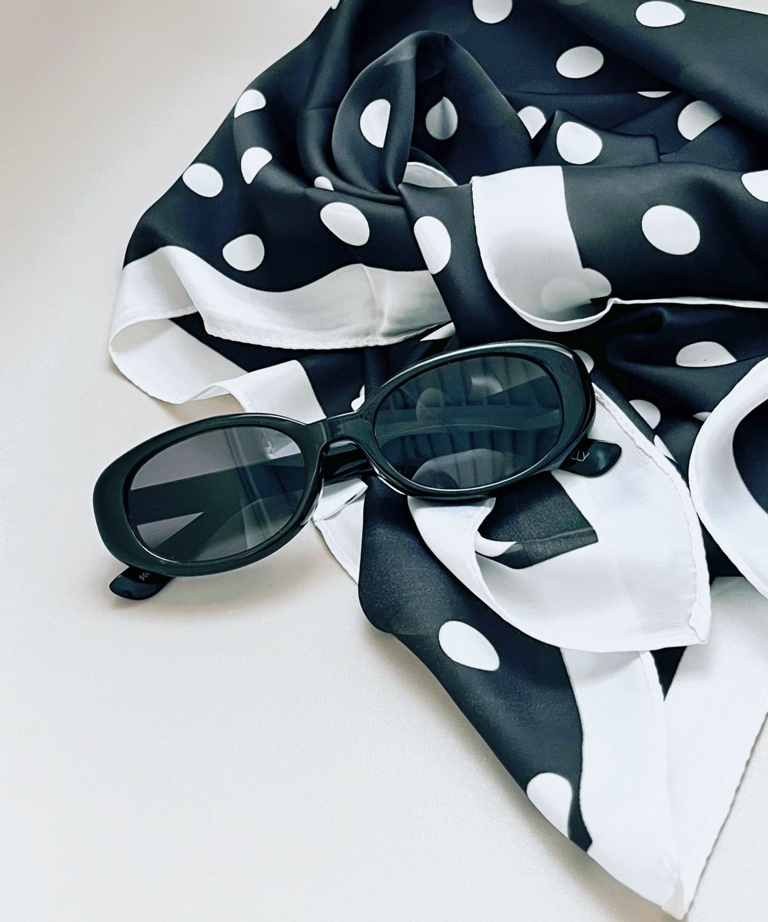 オーバルタイプサングラス