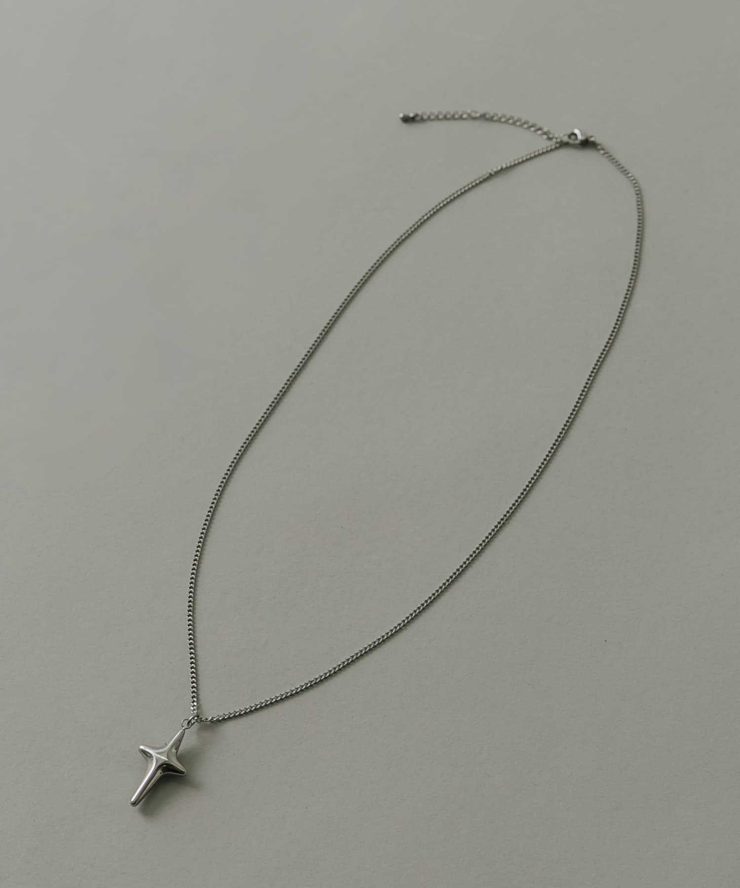 ステンレススパークリートップネックレス SLV -