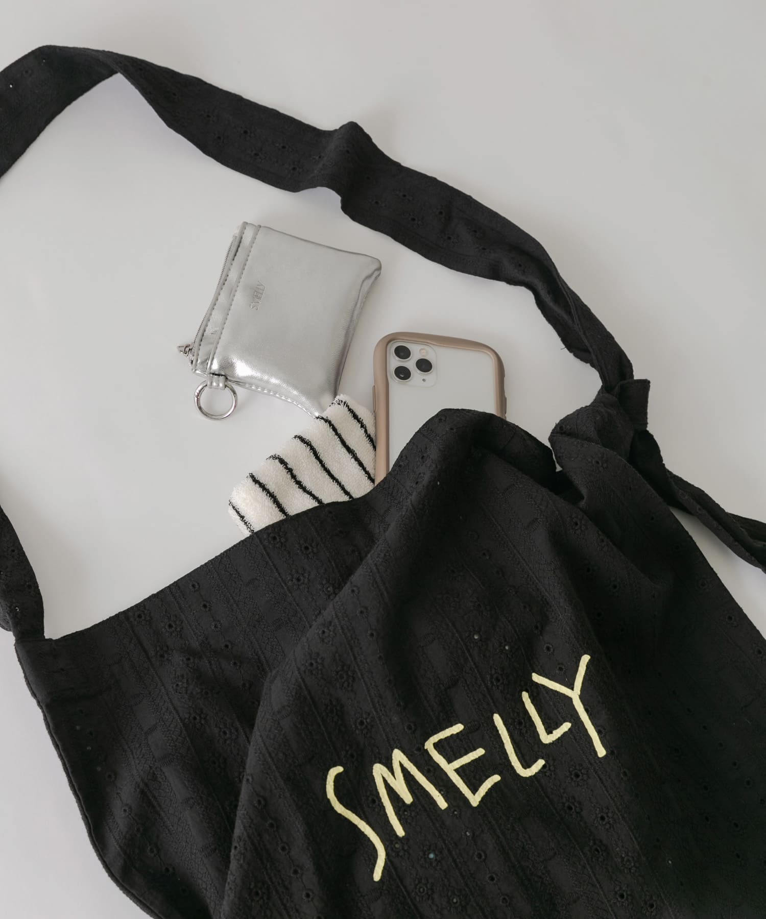 プリントショルダーバッグ EMBROIDERY S