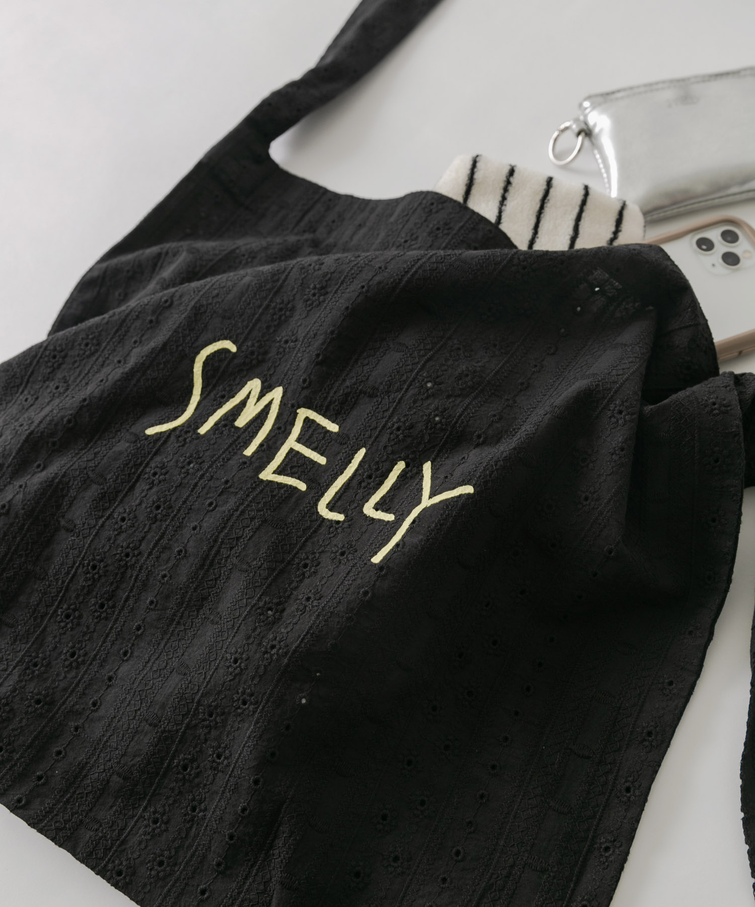 プリントショルダーバッグ EMBROIDERY S