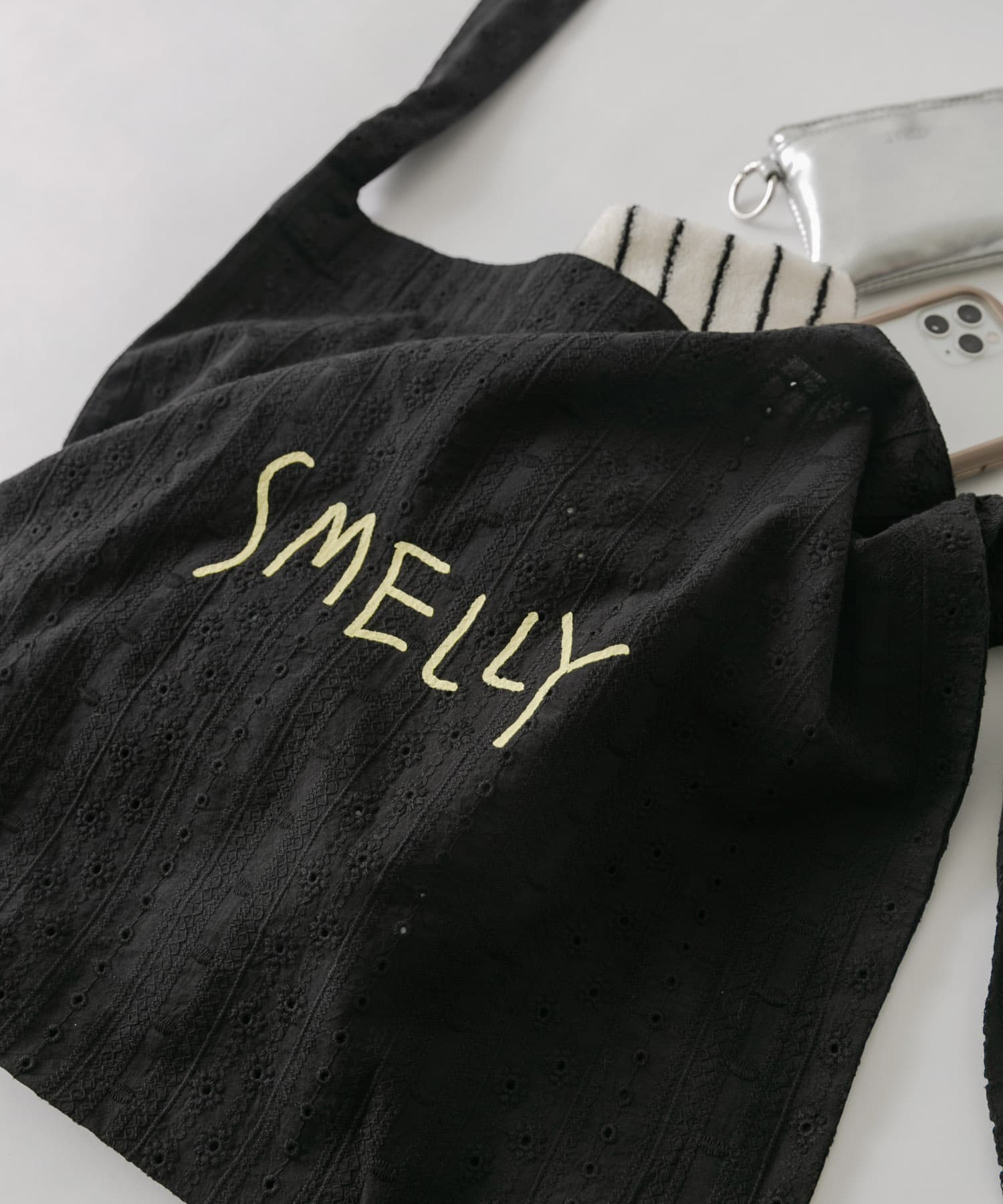 プリントショルダーバッグ EMBROIDERY S
