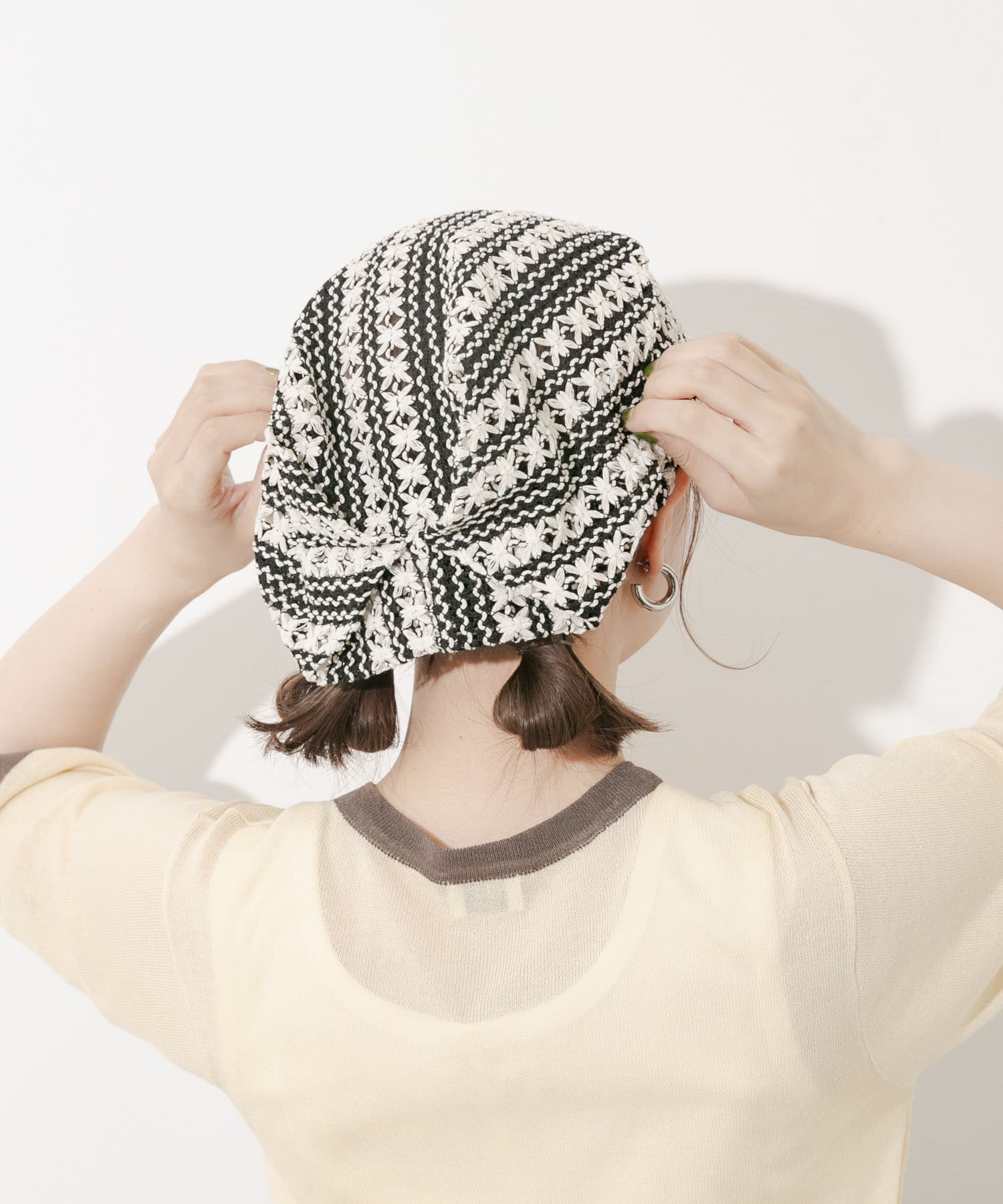 クロシェレースビーニー IVO/BLK -