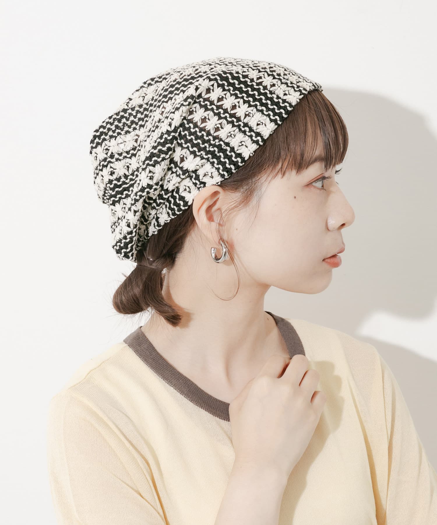 クロシェレースビーニー IVO/BLK -