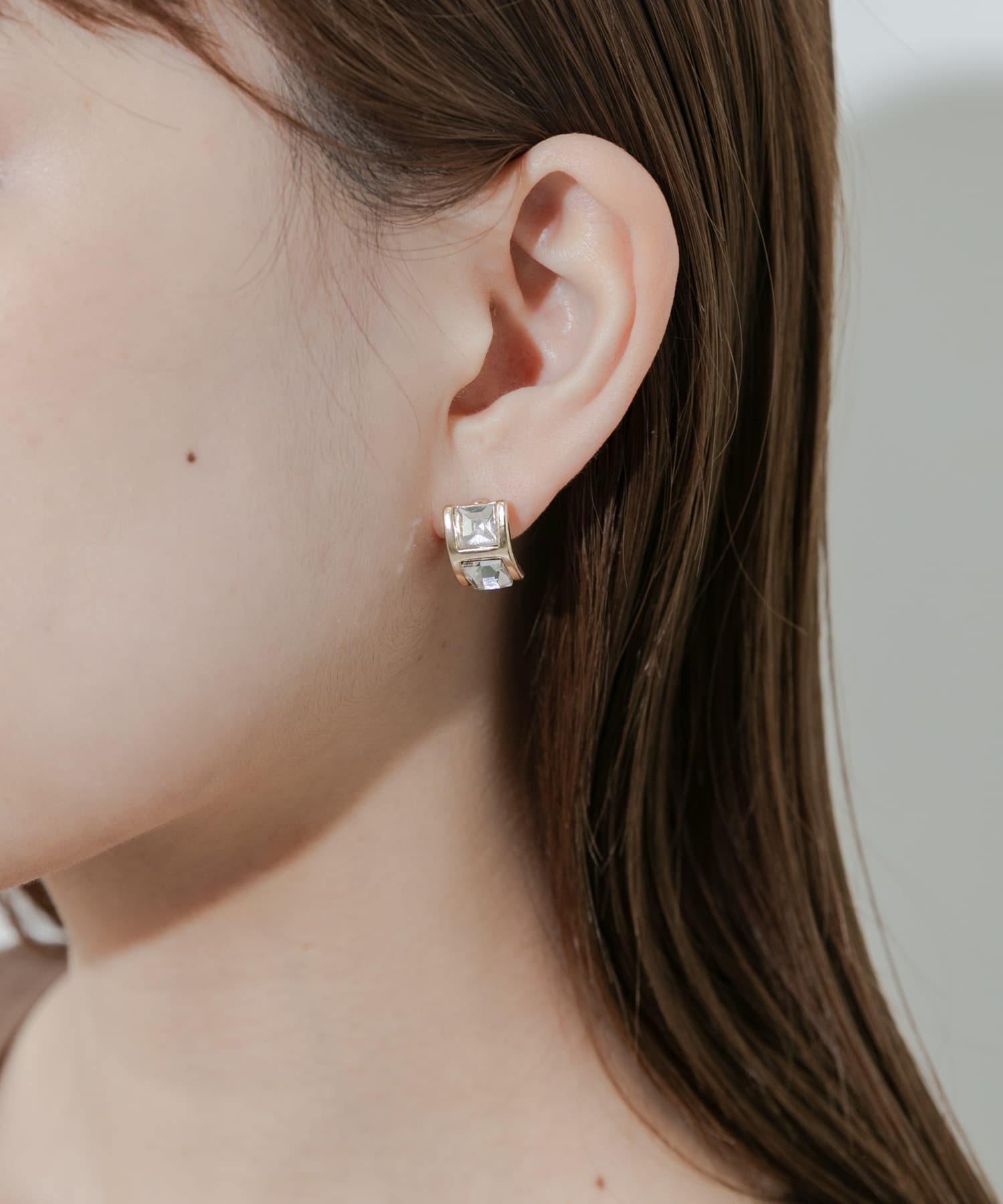 レクタングルカーブビジューピアス GD/CL -