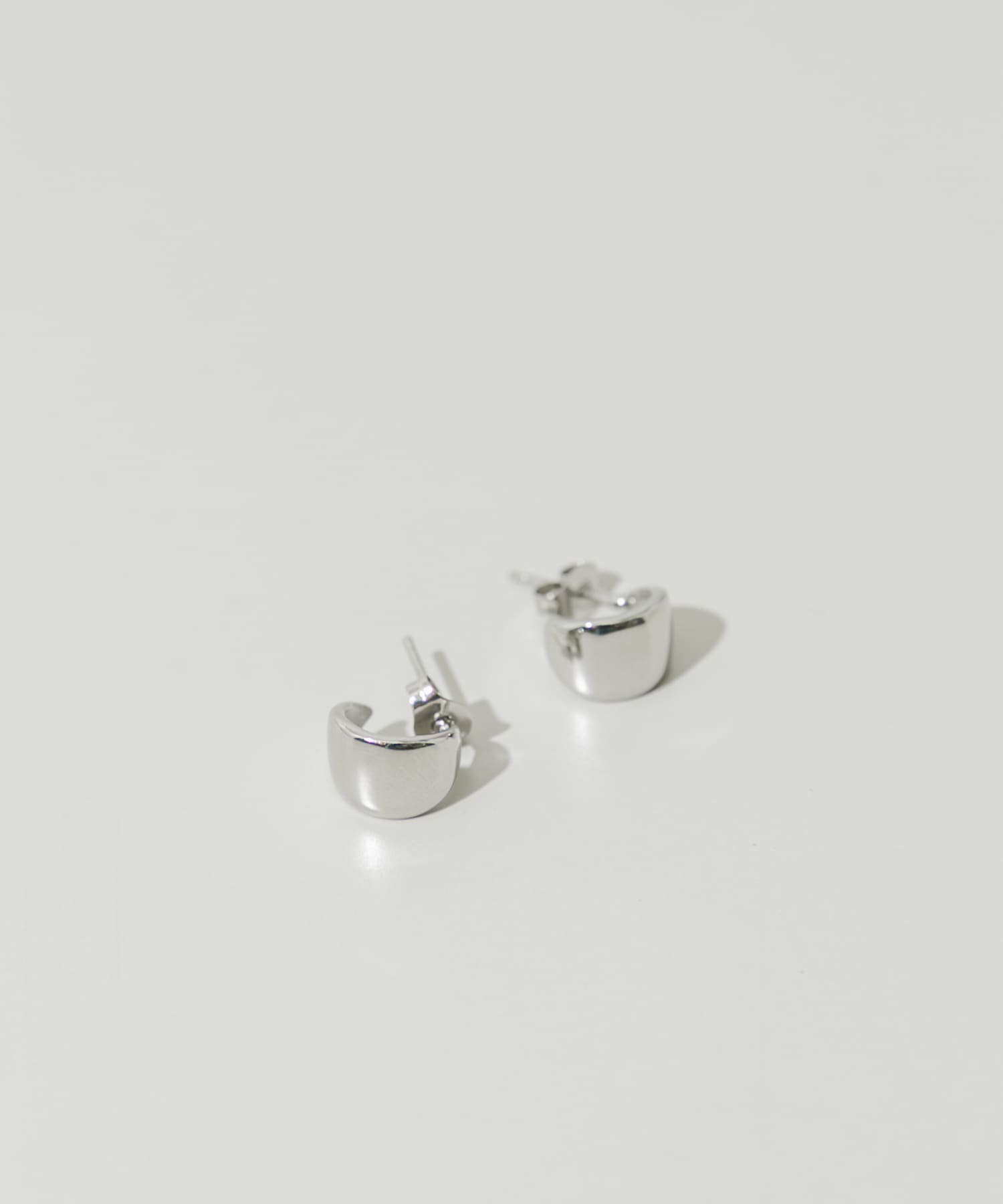 ステンレスミニワイドフープピアス SLV -