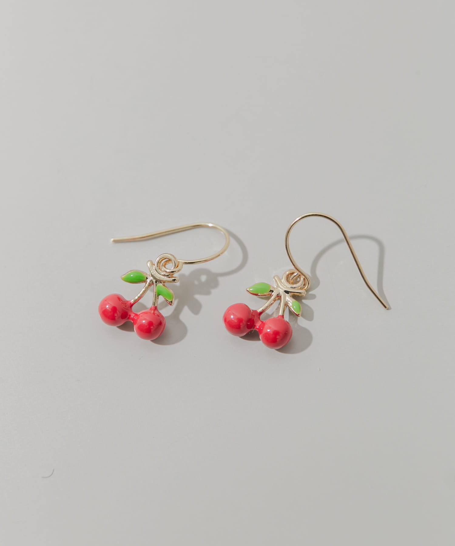 チェリーモチーフフックピアス RE/GD -