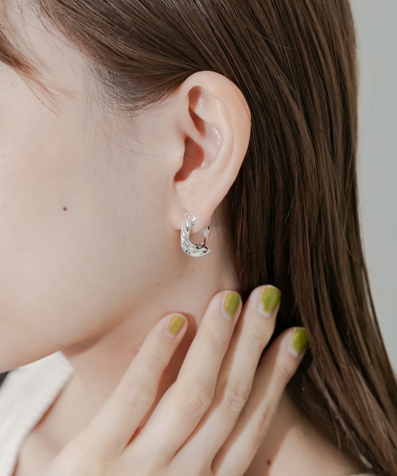 ツイストフープイヤリング