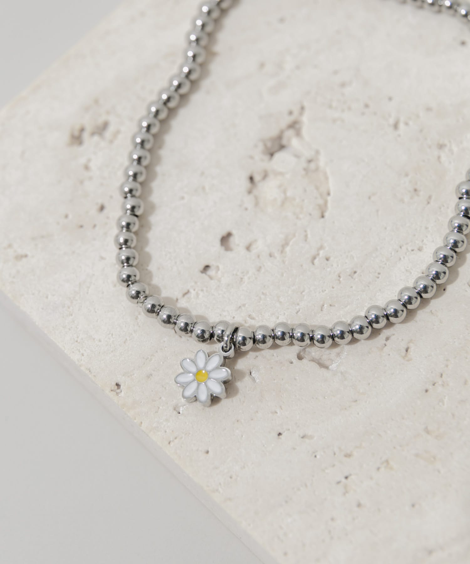 ステンレスビーズフラワーチャームブレスレット