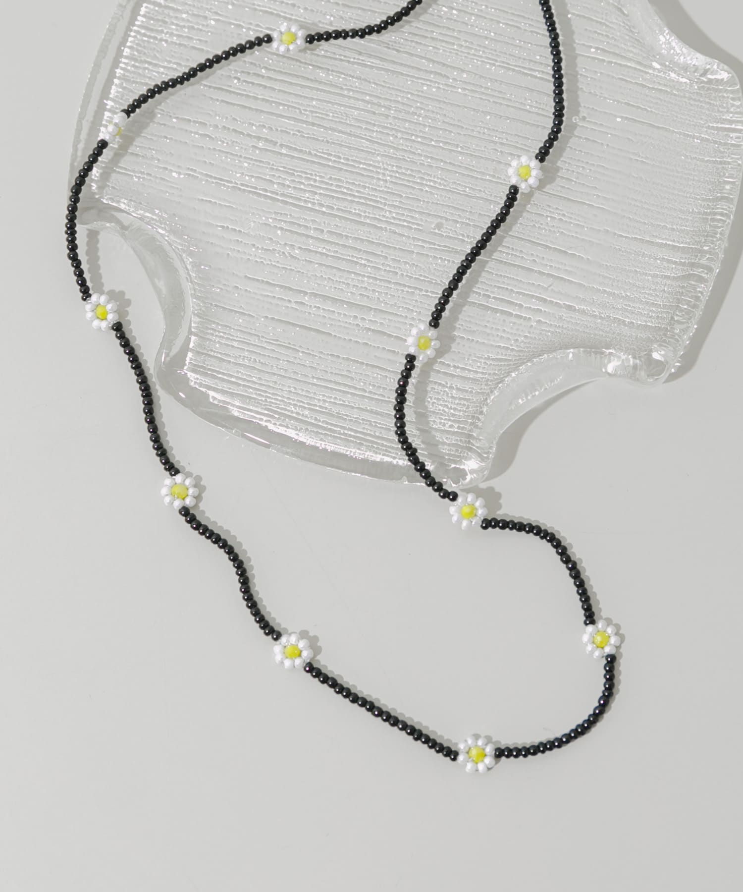 ステンレスフラワーモチーフビーズネックレス