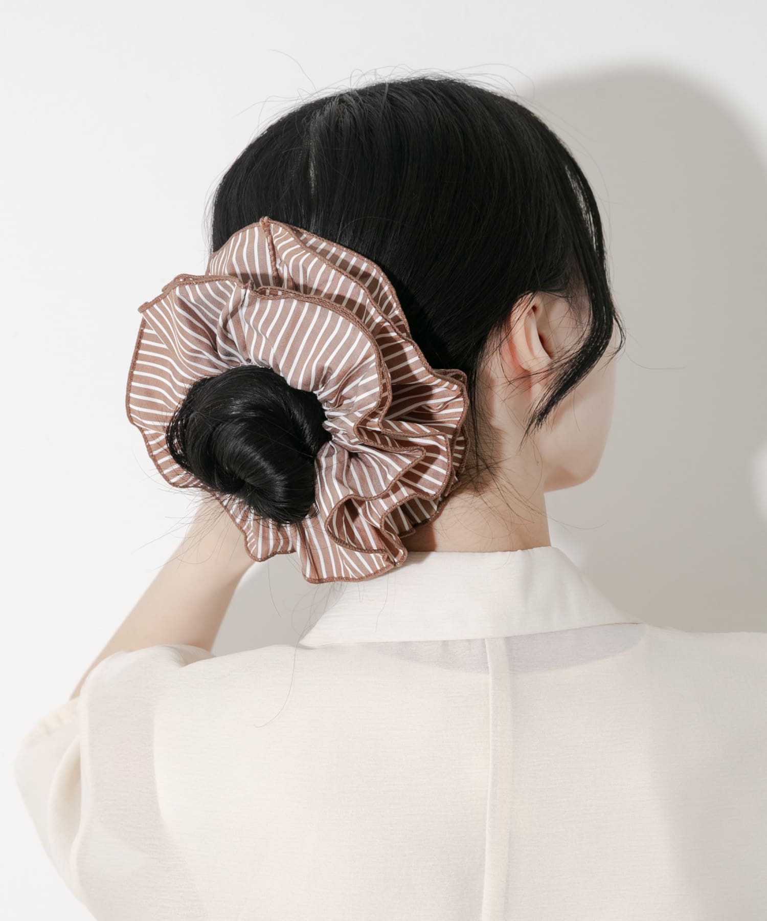 ストライプボリュームシュシュ