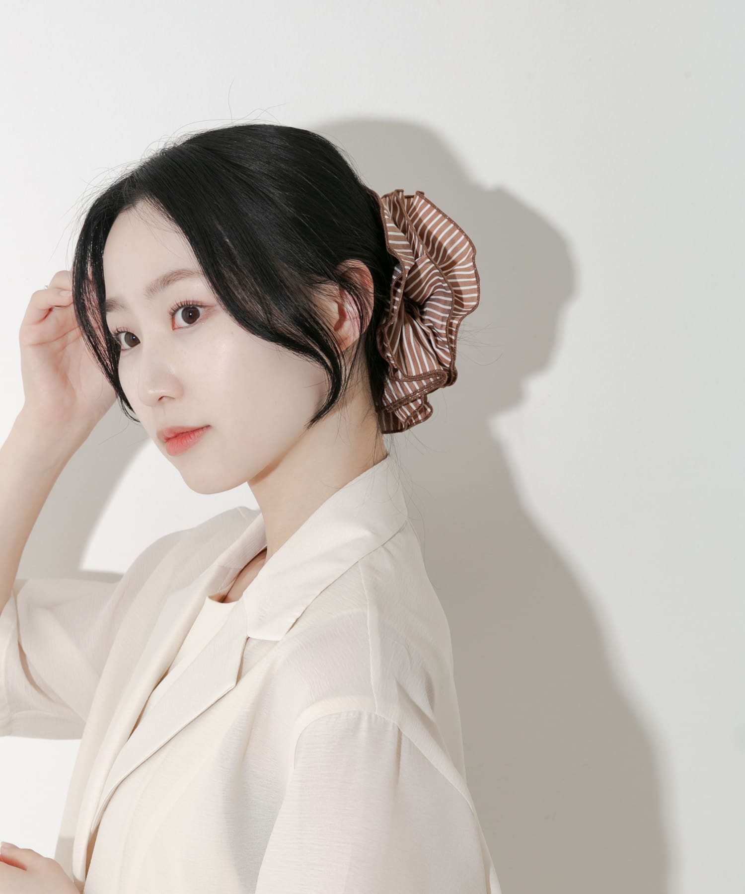 ストライプボリュームシュシュ BRN -