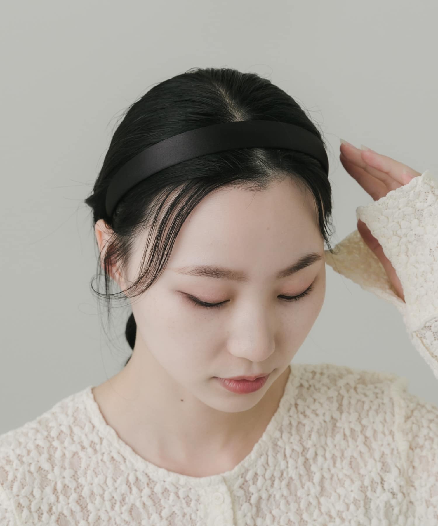 サテンカチューシャ