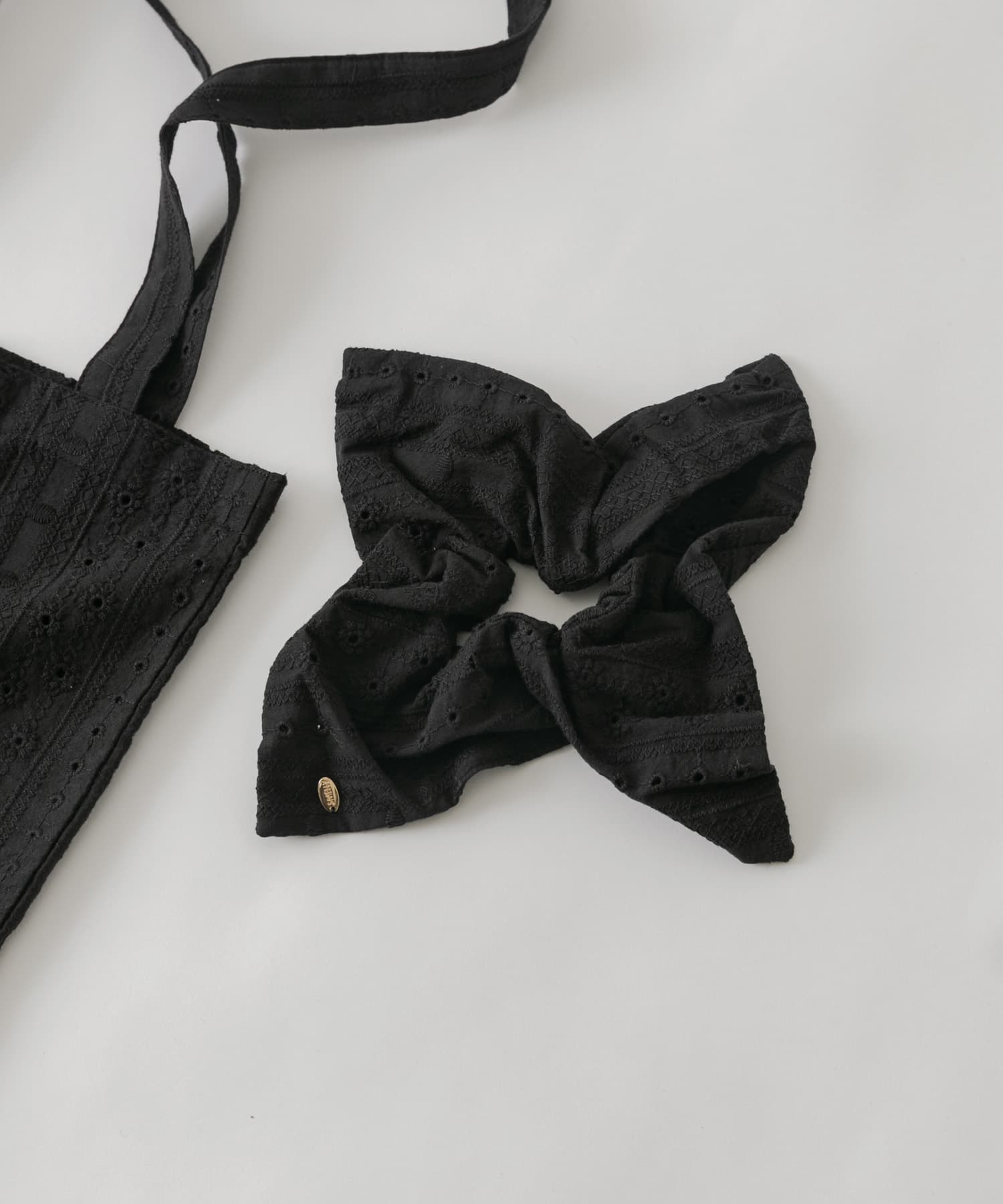 コットンレーススクエアシュシュ