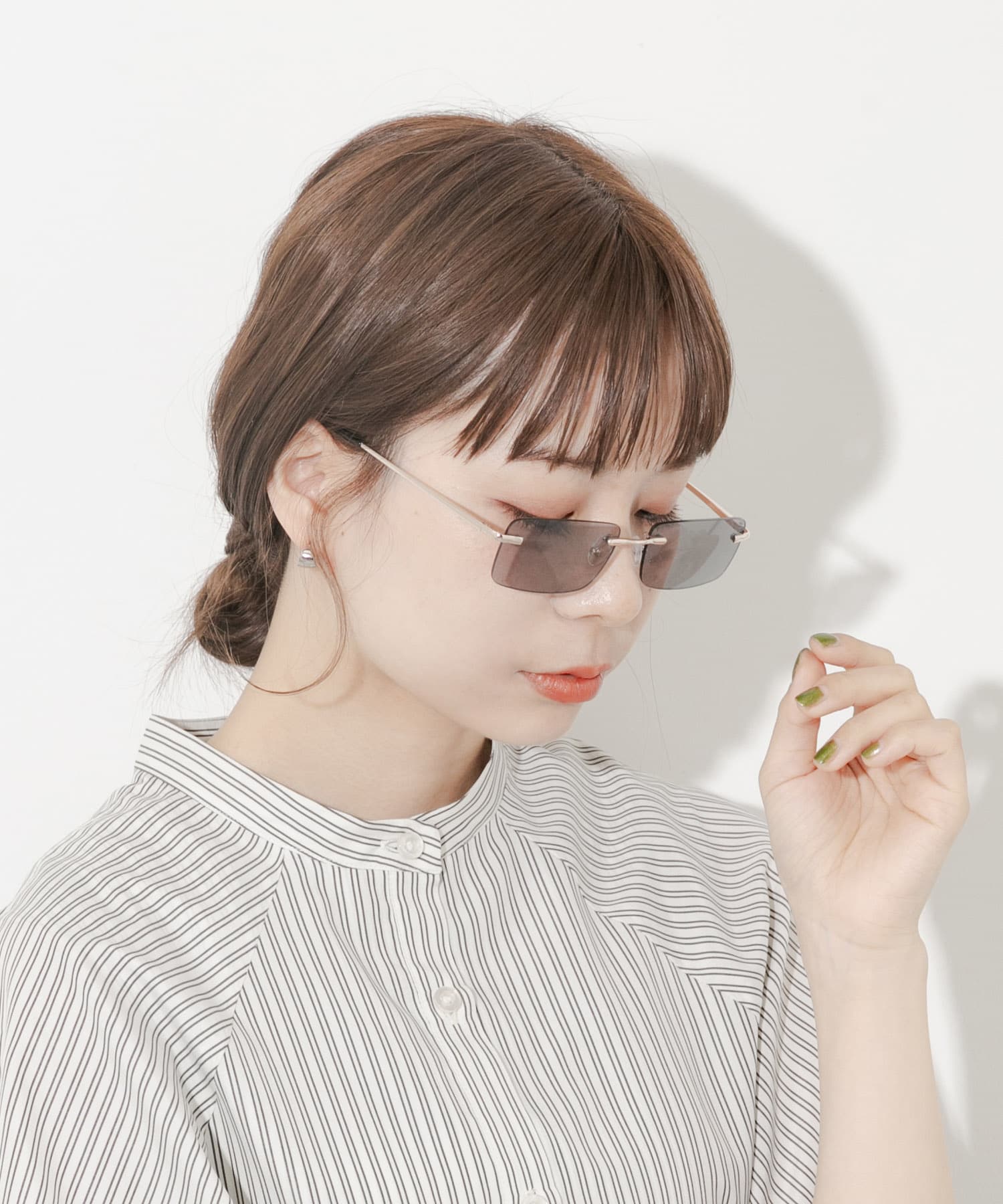リムレスカラーサングラス BLK -