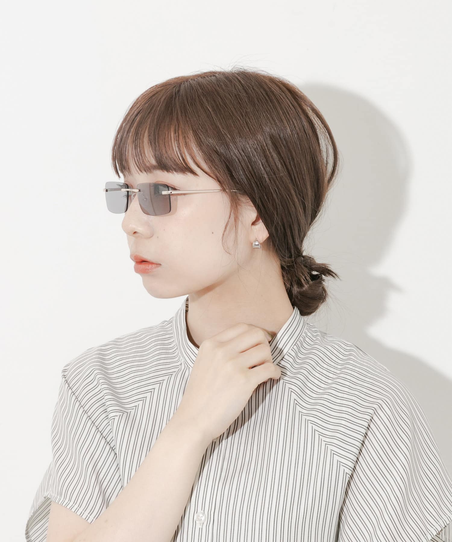 リムレスカラーサングラス BLK -