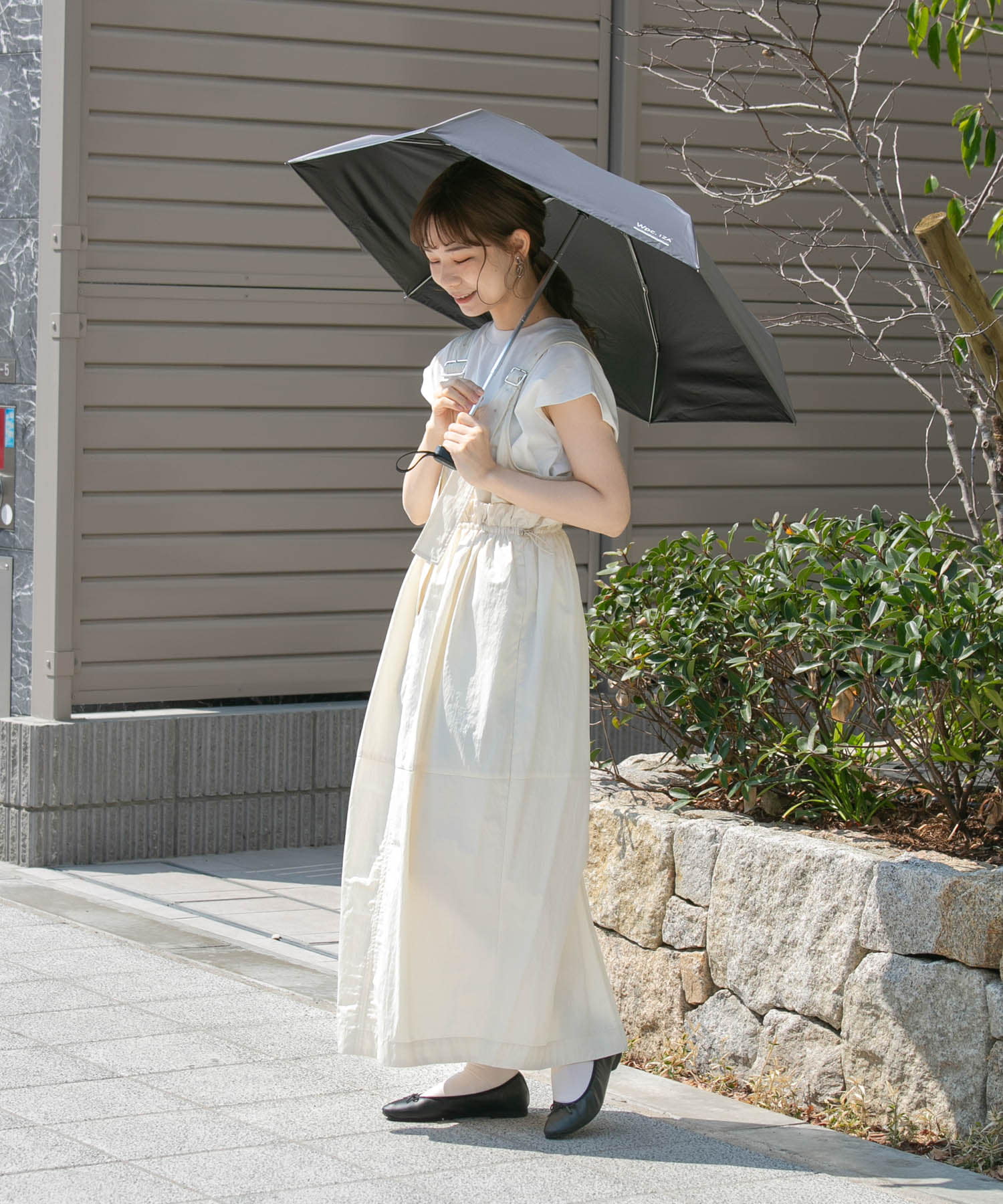 Wpc.　IZA COMPACT GRY FREE