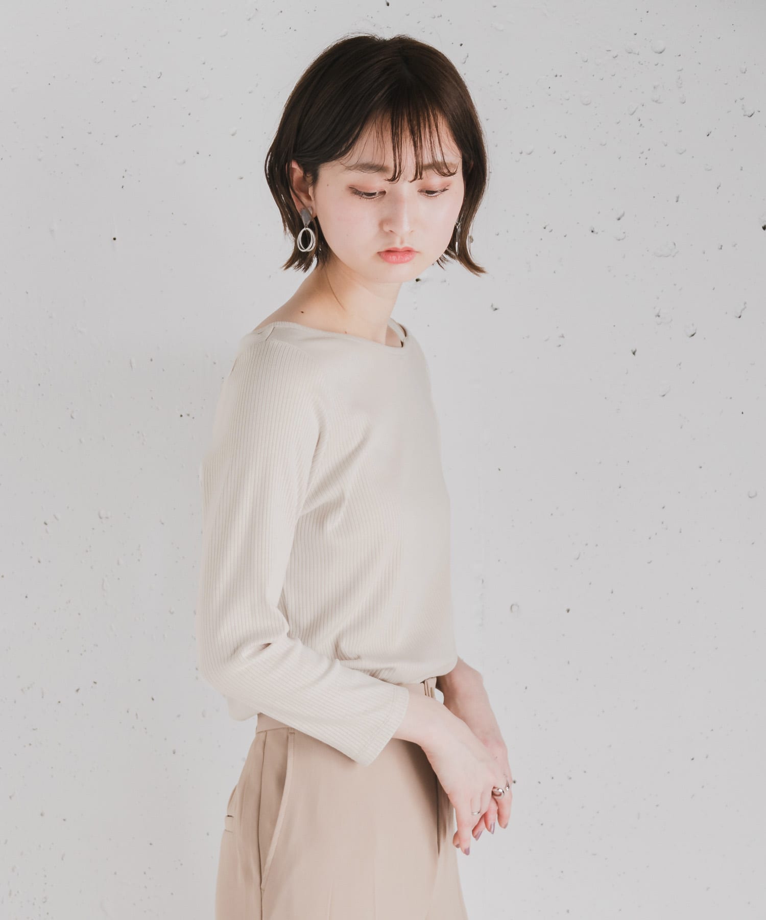アシメネックリブトップ(7分袖) GREIGE FREE