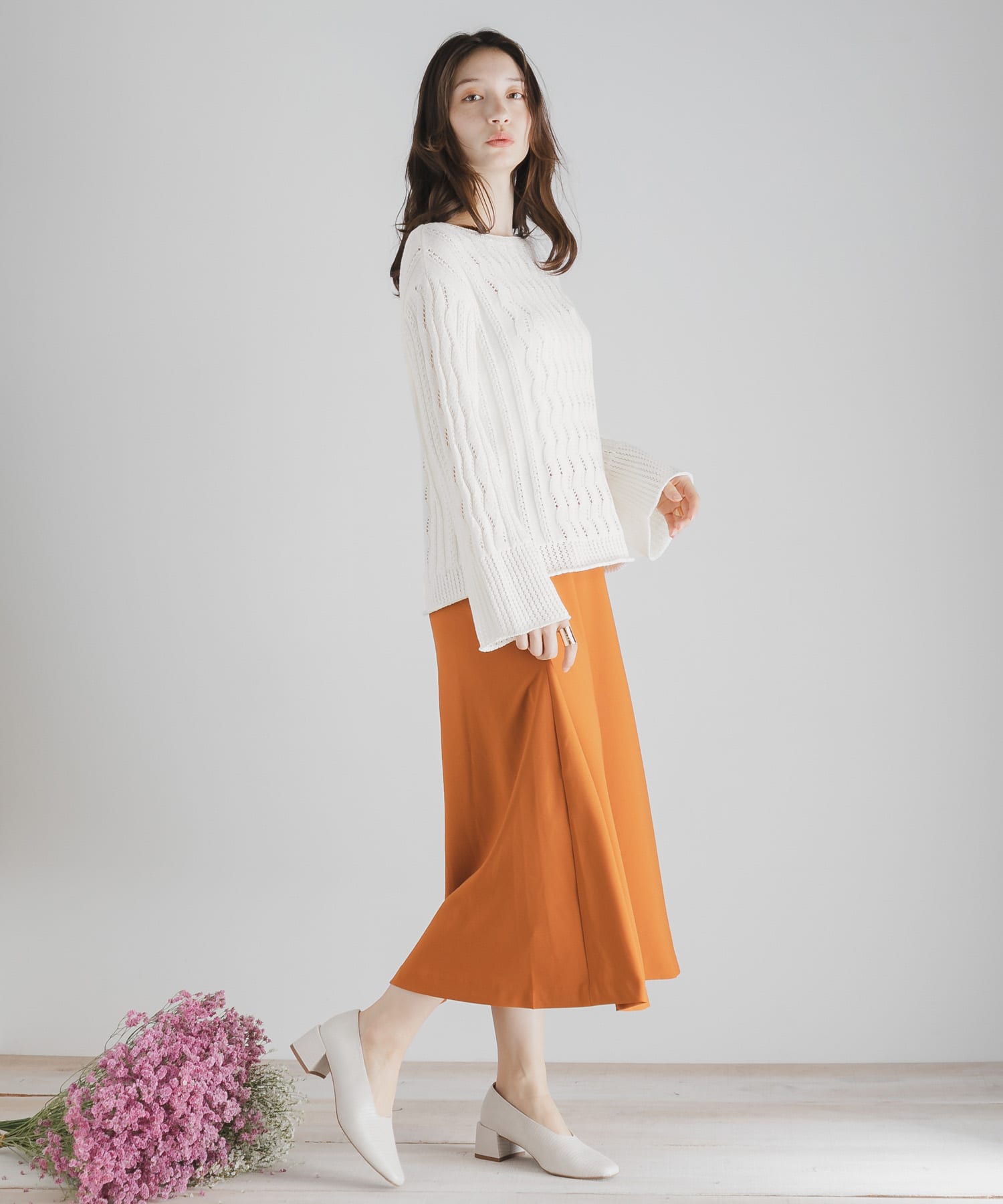 OFF WHITE