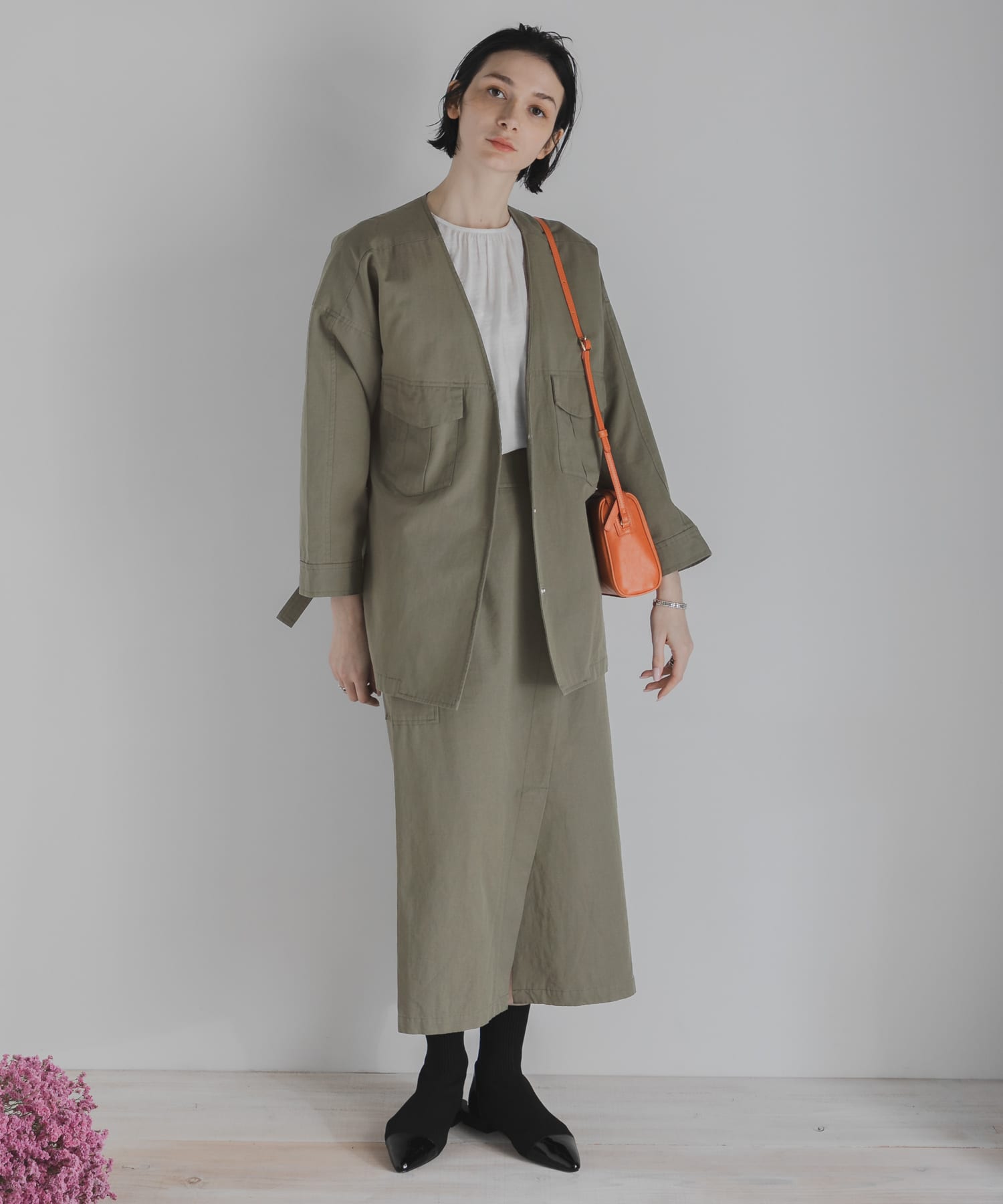 KHAKI