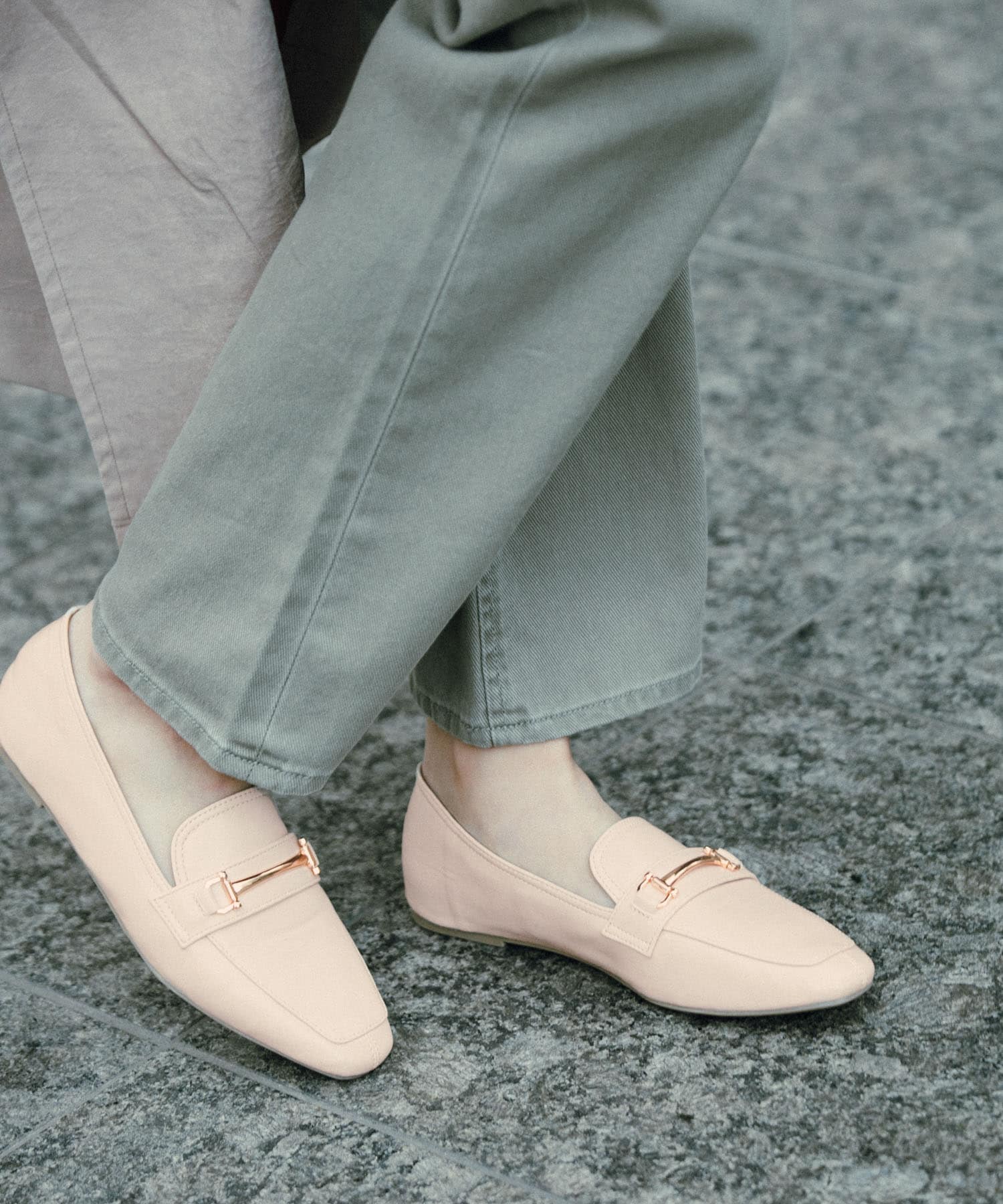 ソフトフェイクレザービットローファー