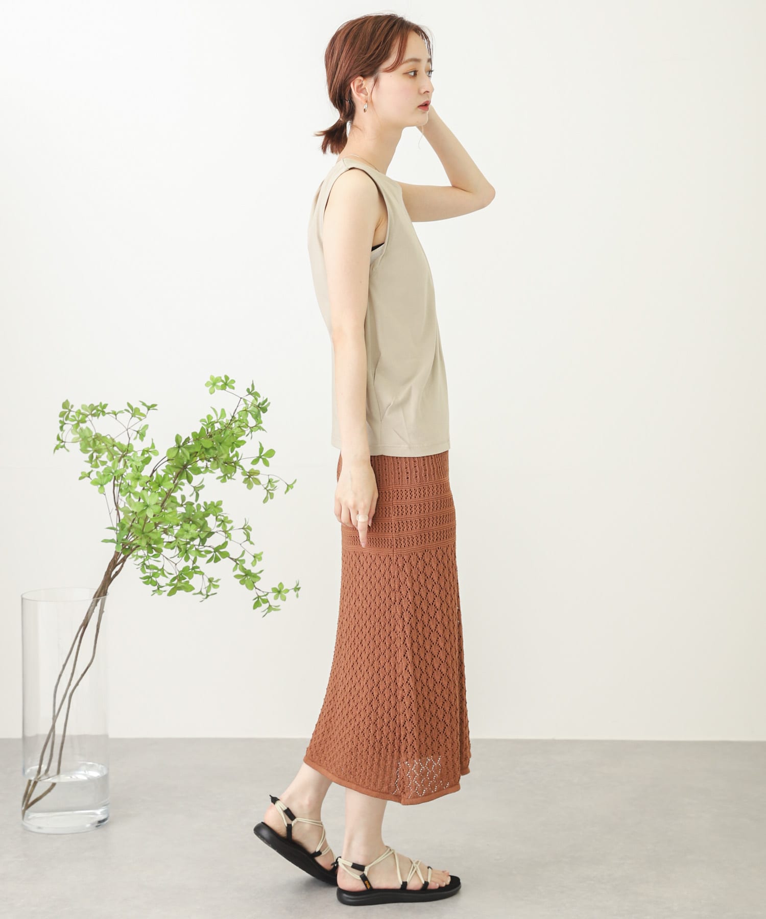 『UR TECH』ツイストショルダーアシメトップ GREIGE FREE