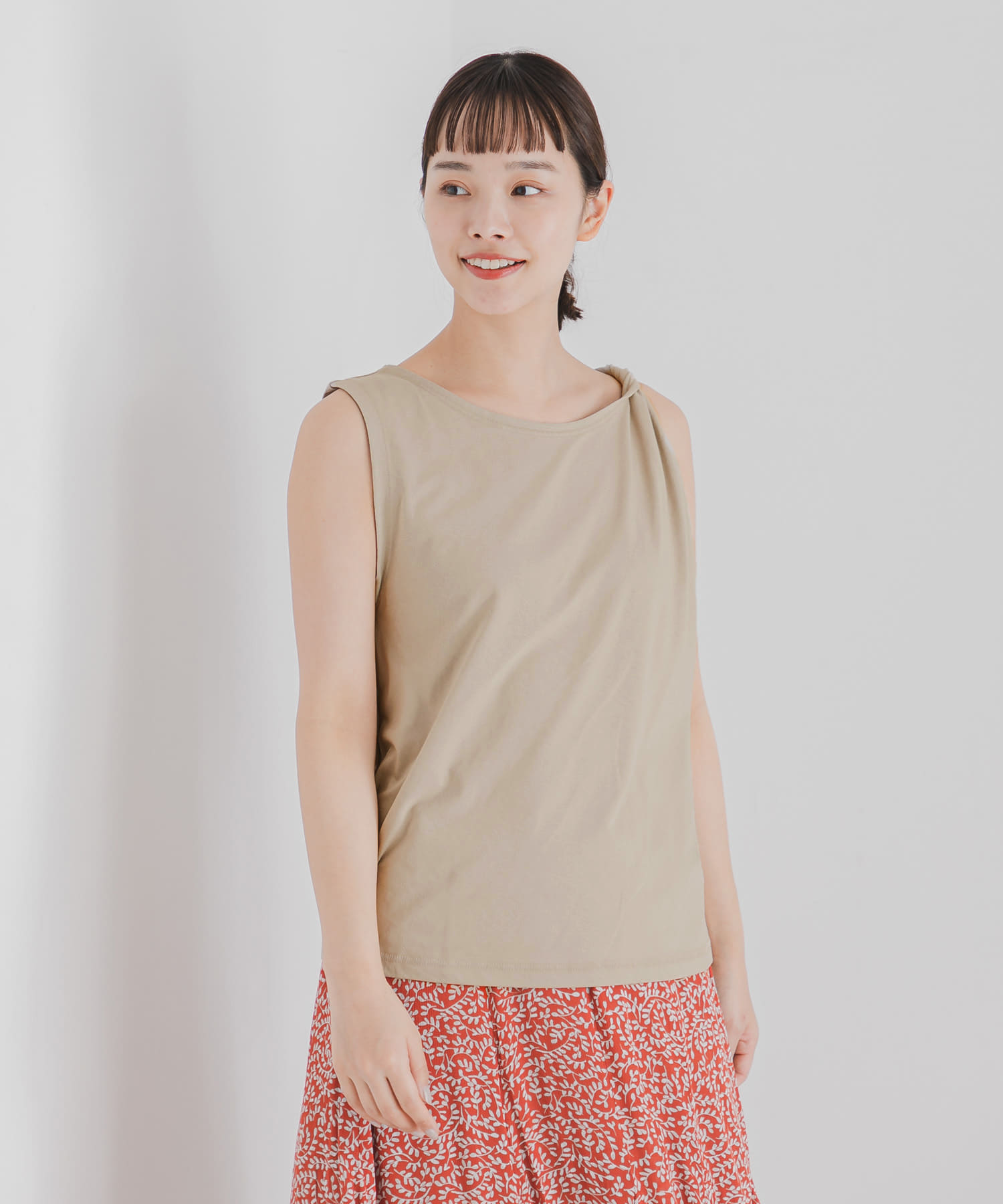 『UR TECH』ツイストショルダーアシメトップ GREIGE FREE