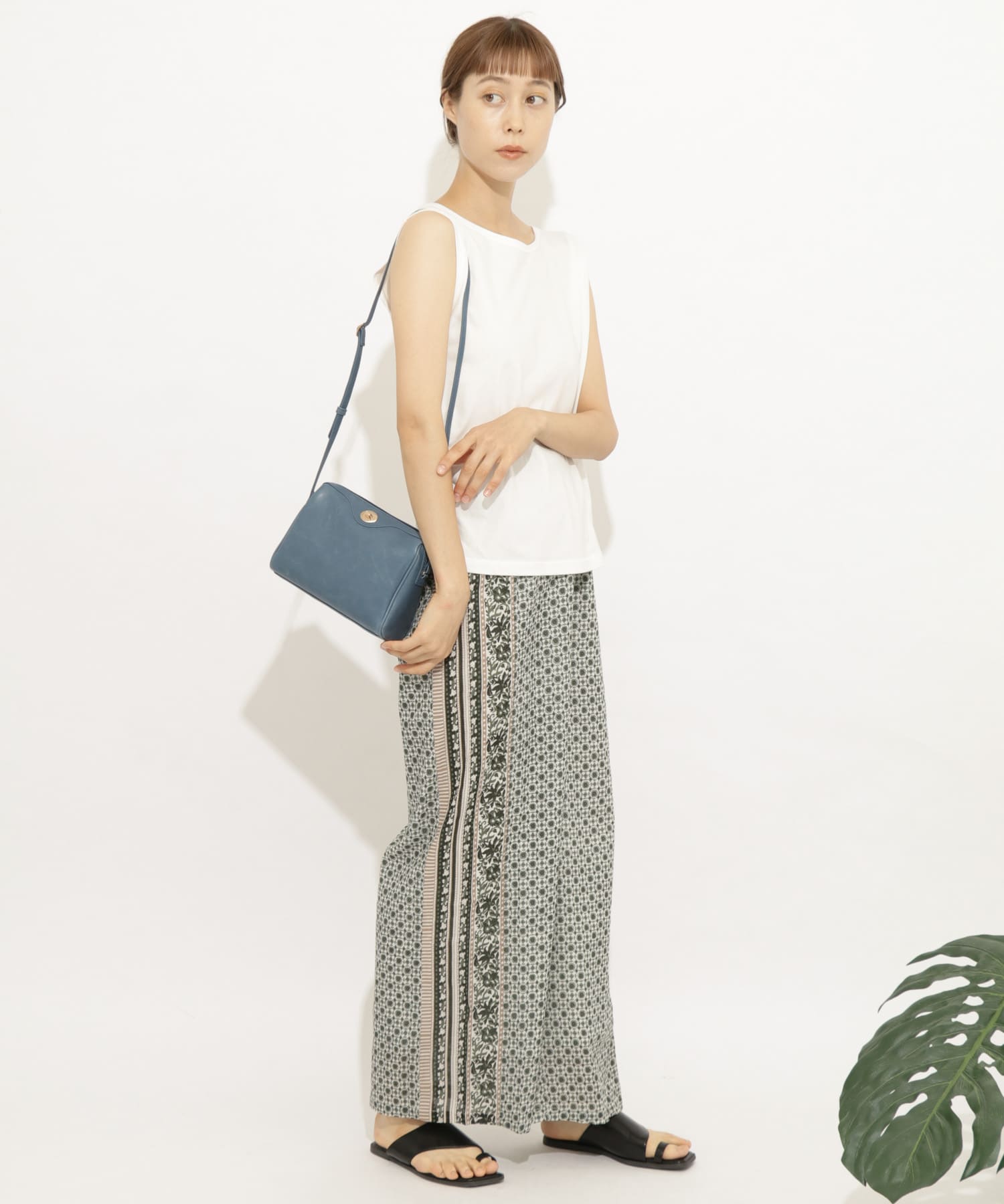 『UR TECH』ツイストショルダーアシメトップ OFF WHITE FREE