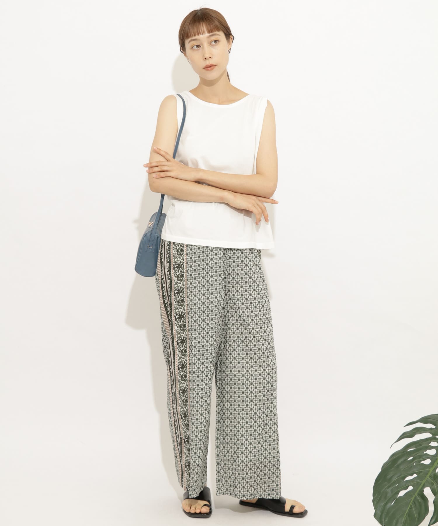 『UR TECH』ツイストショルダーアシメトップ OFF WHITE FREE