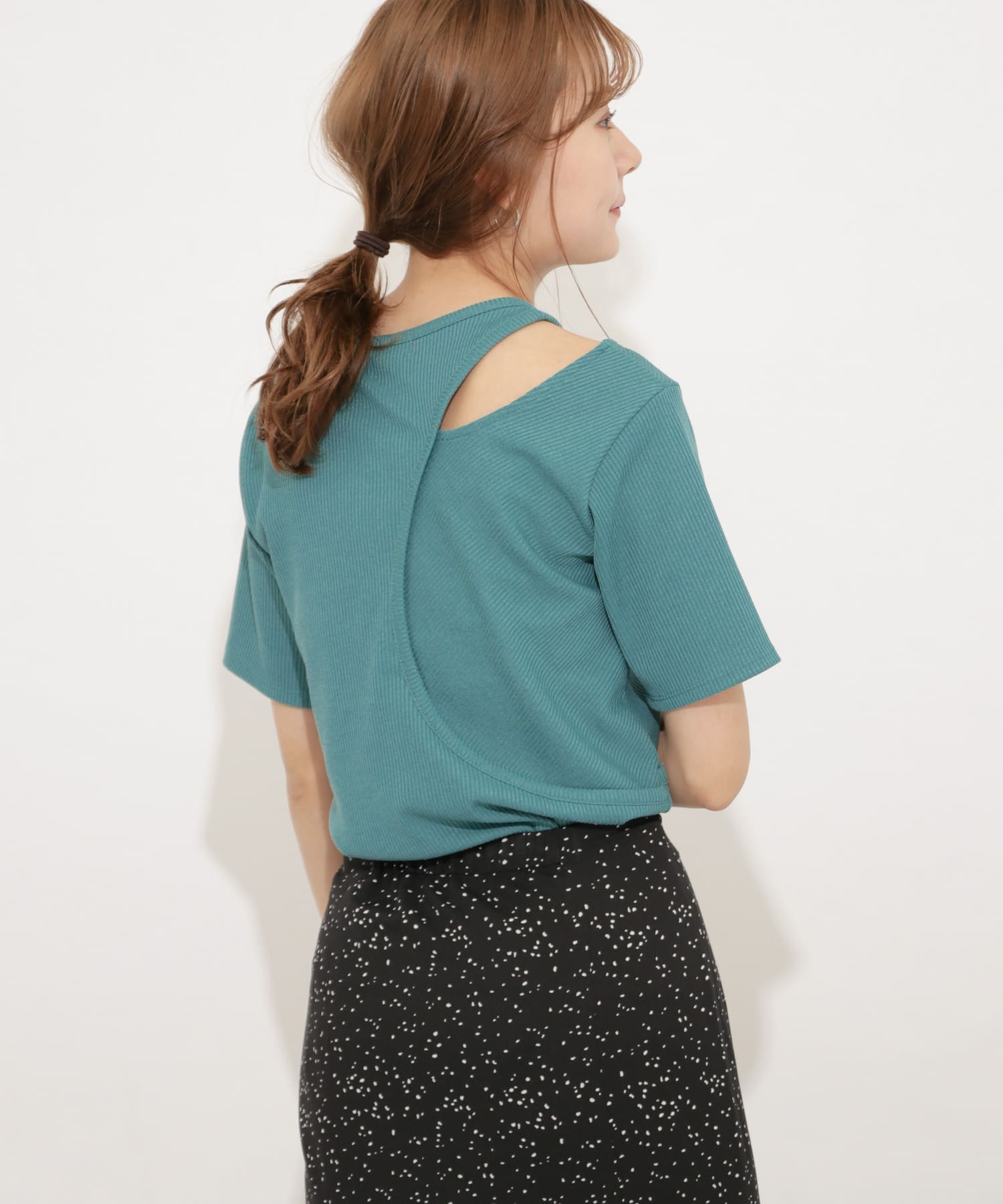 GREEN