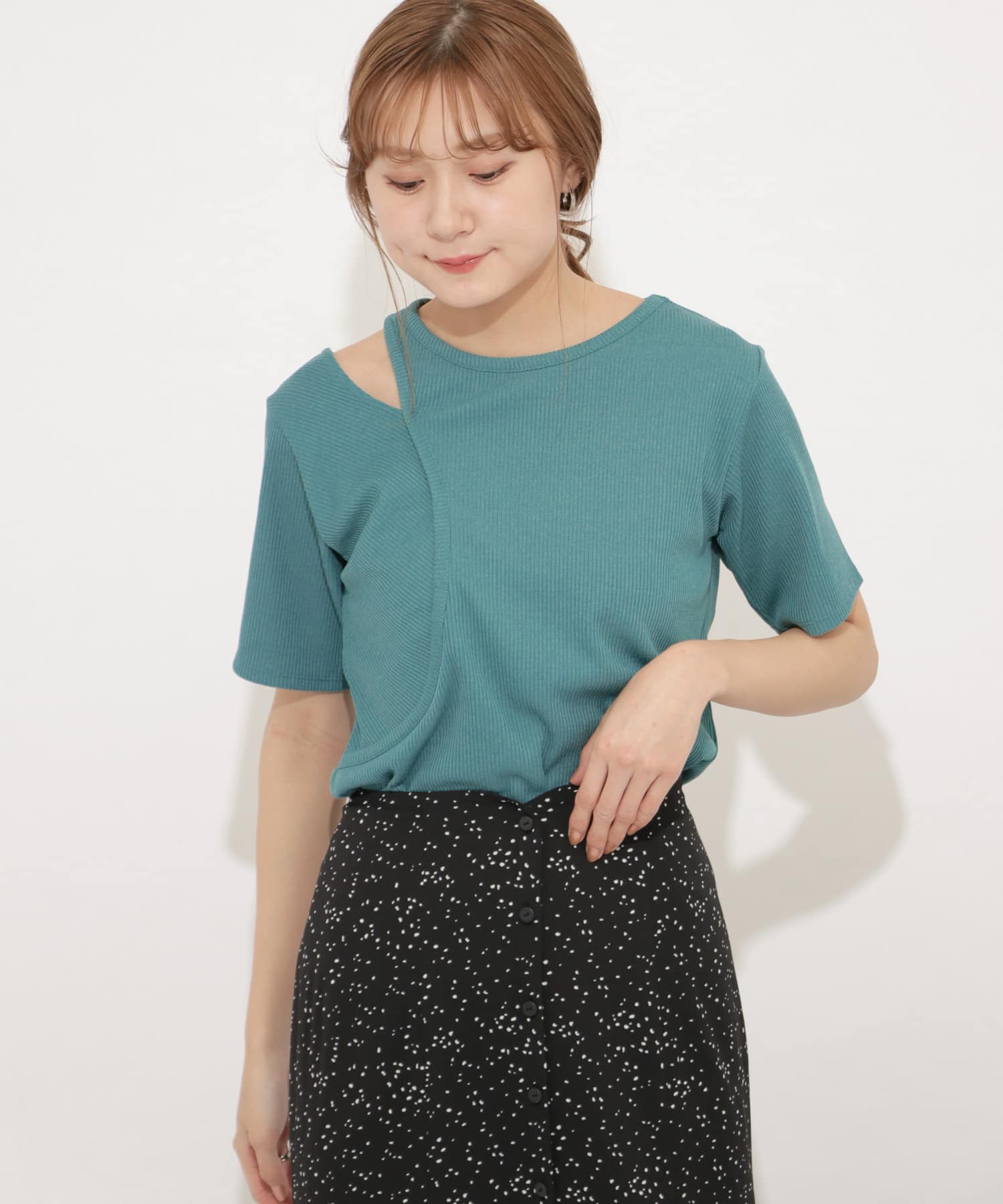 GREEN