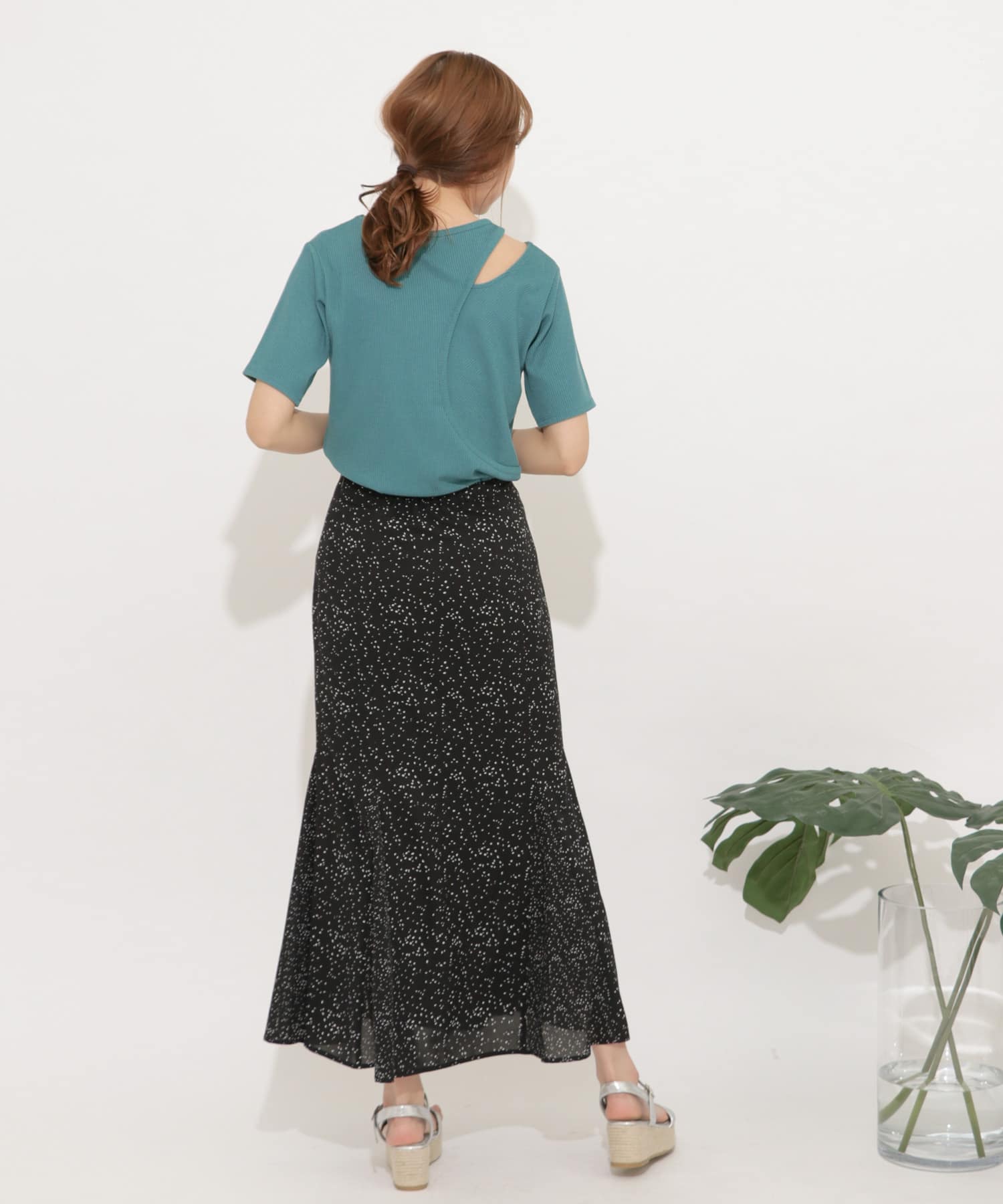 GREEN