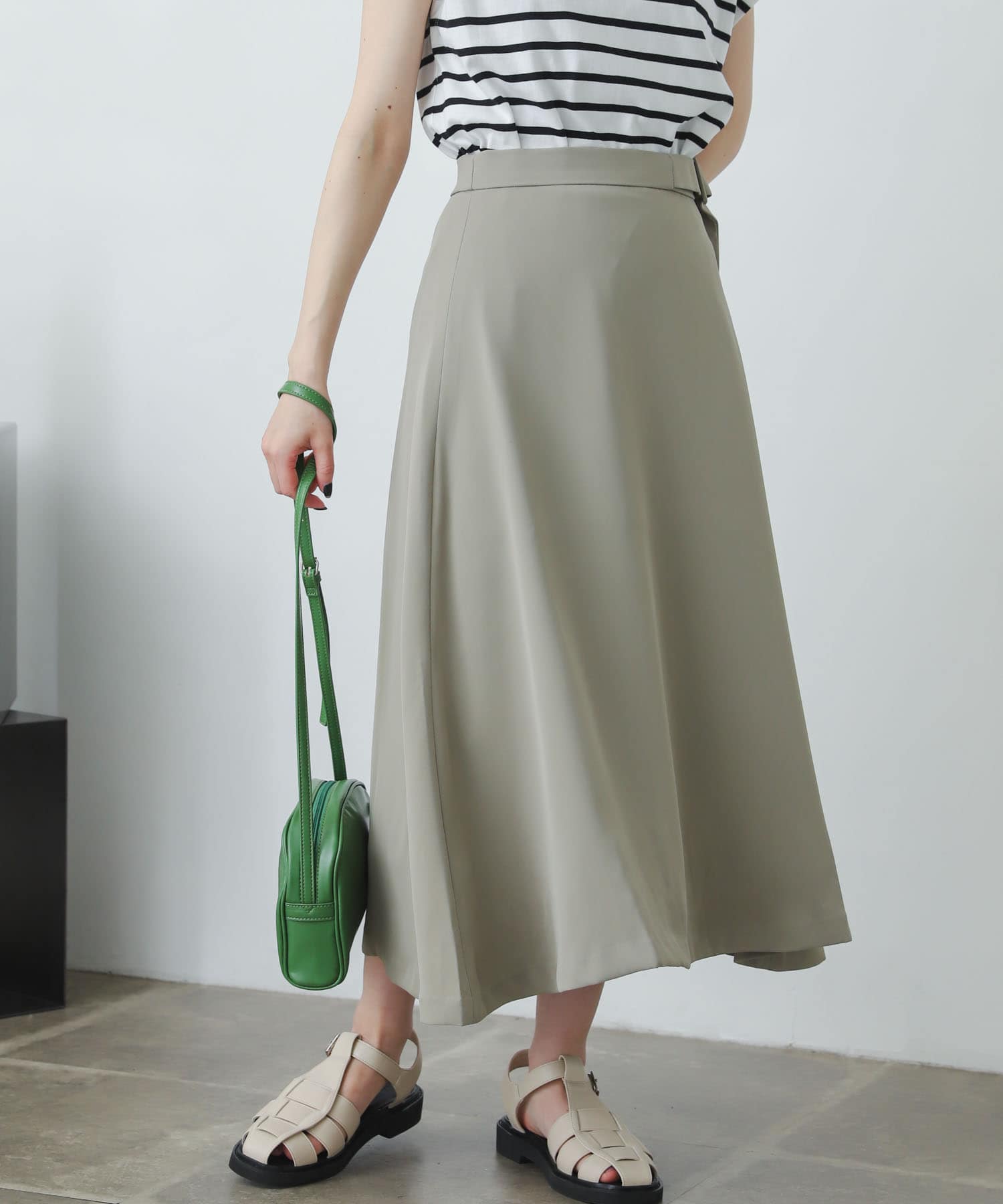 フレアロングスカート