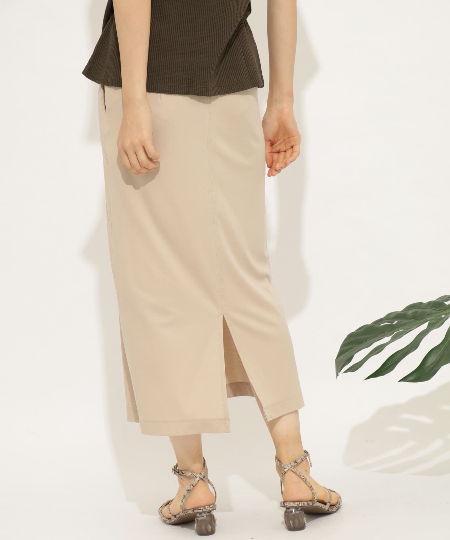 バックスリットIラインスカート