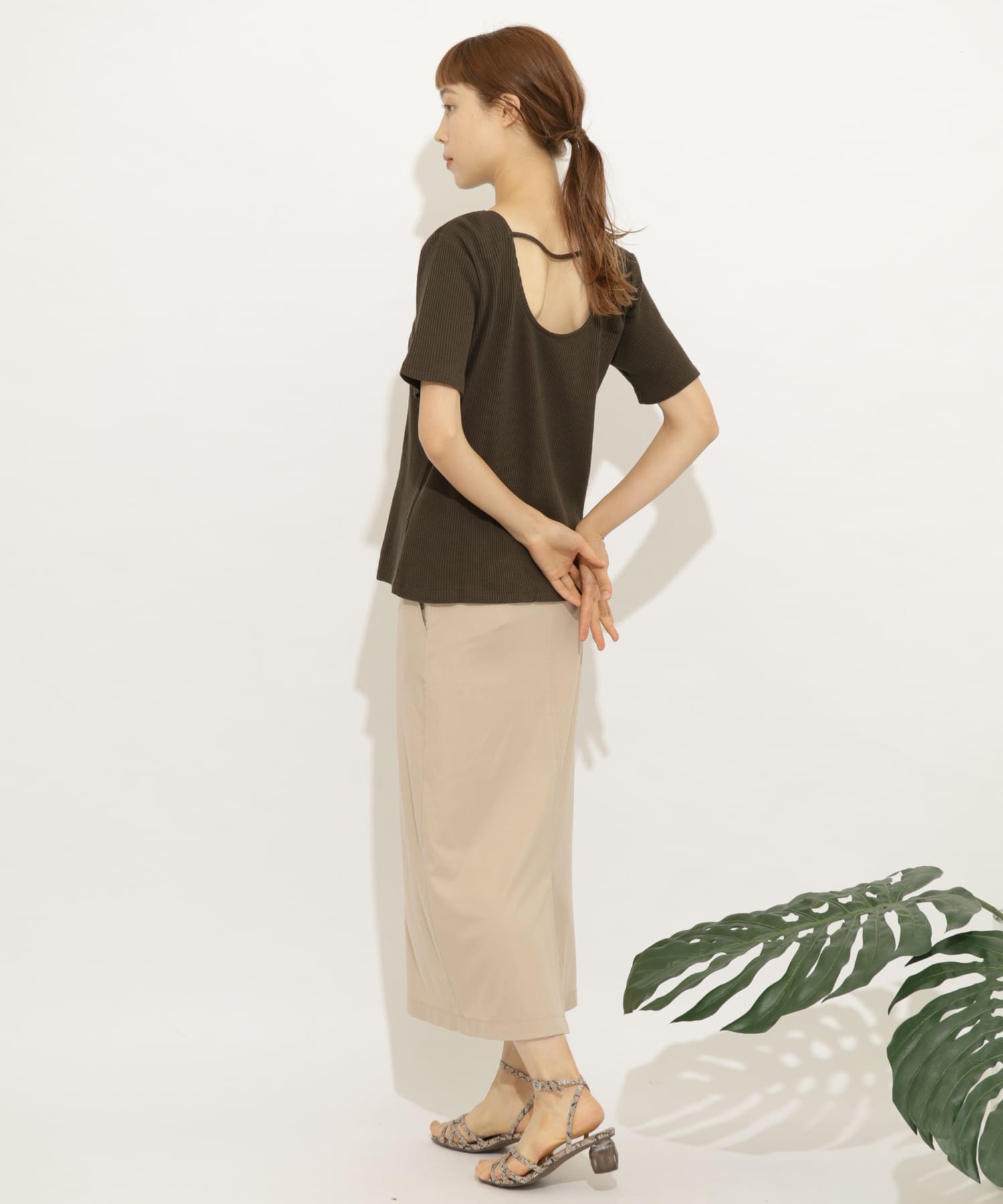 バックスリットIラインスカート BEIGE FREE