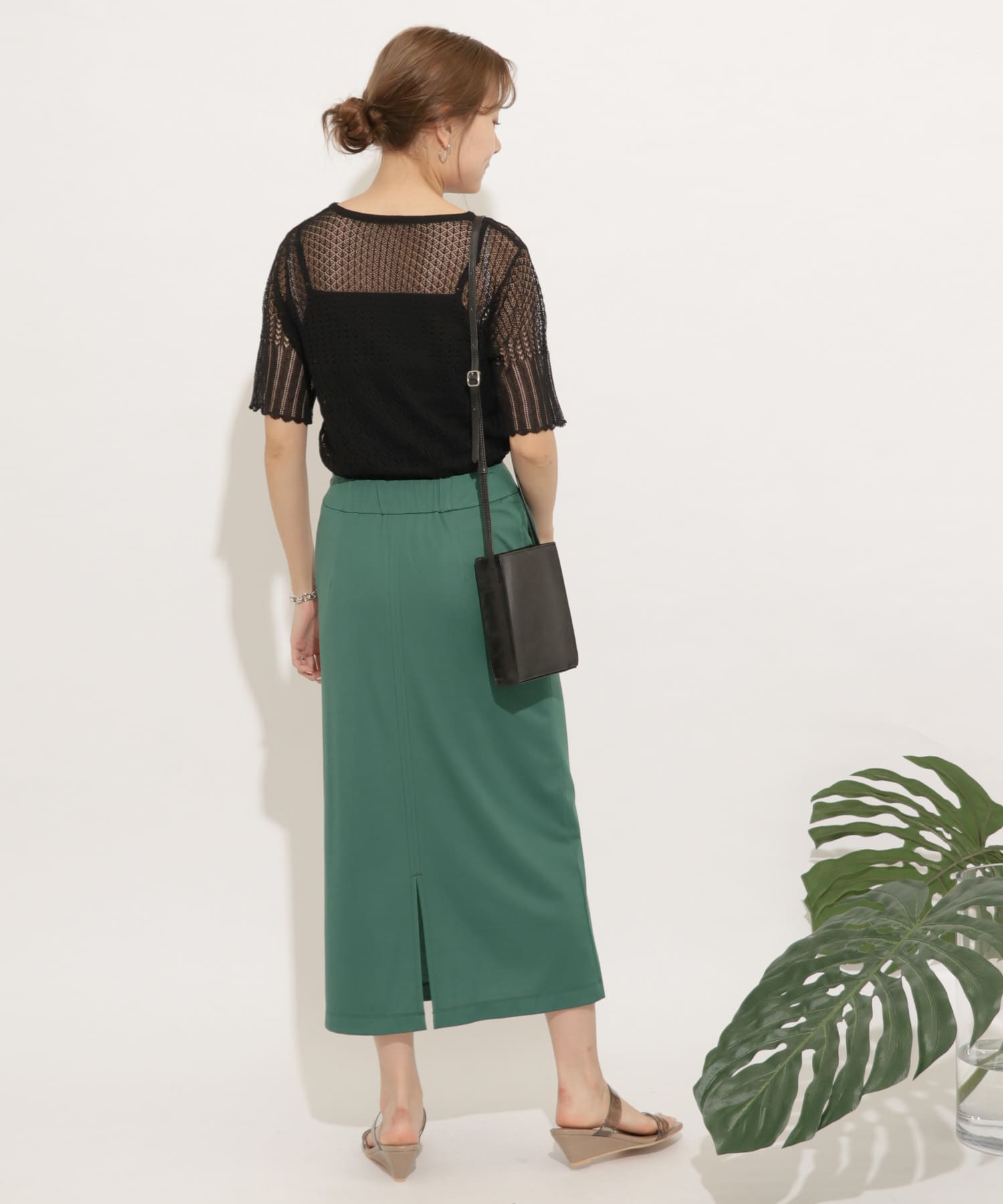GREEN