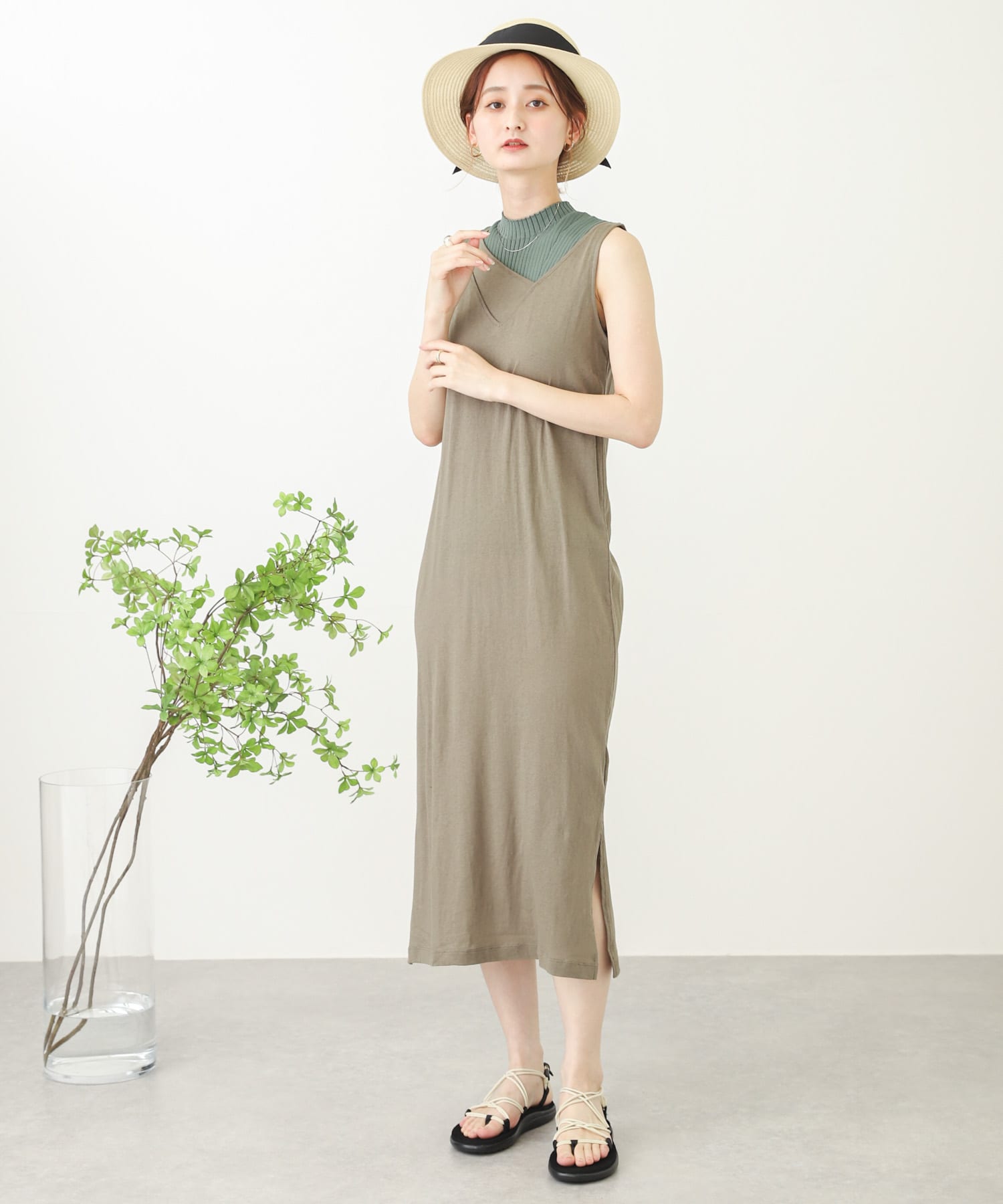 KHAKI