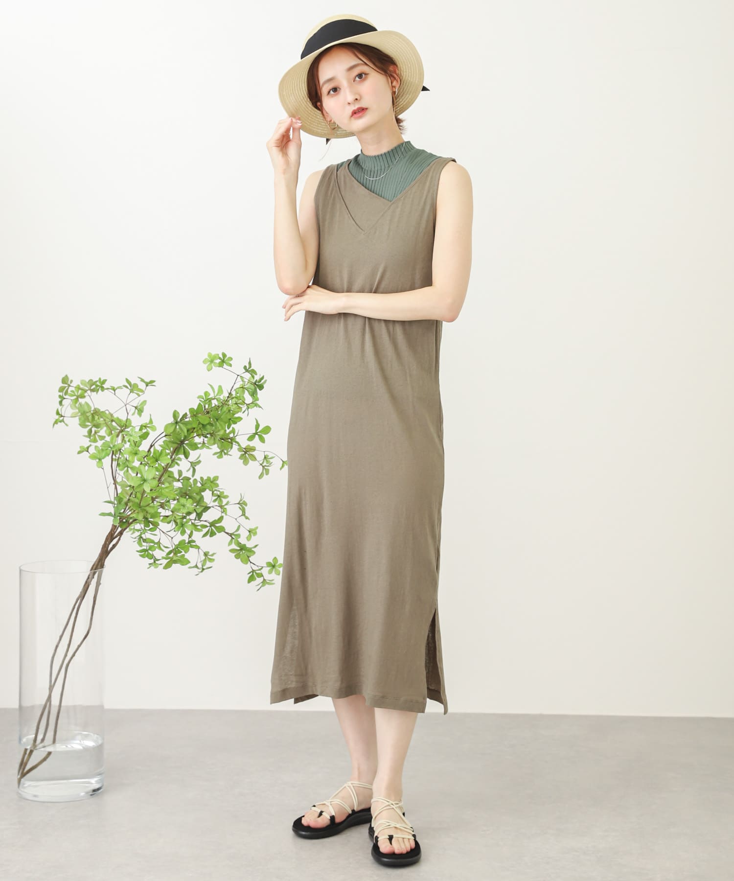 KHAKI