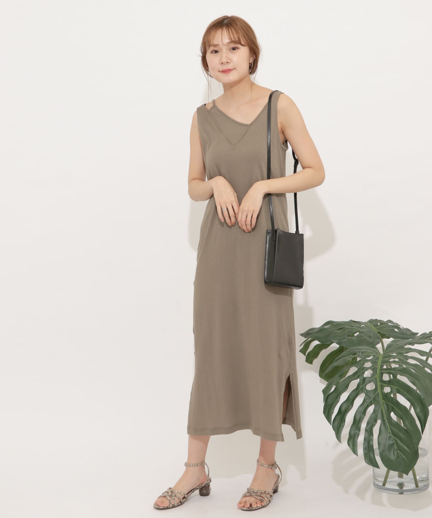 アシメネックスリットワンピース KHAKI FREE