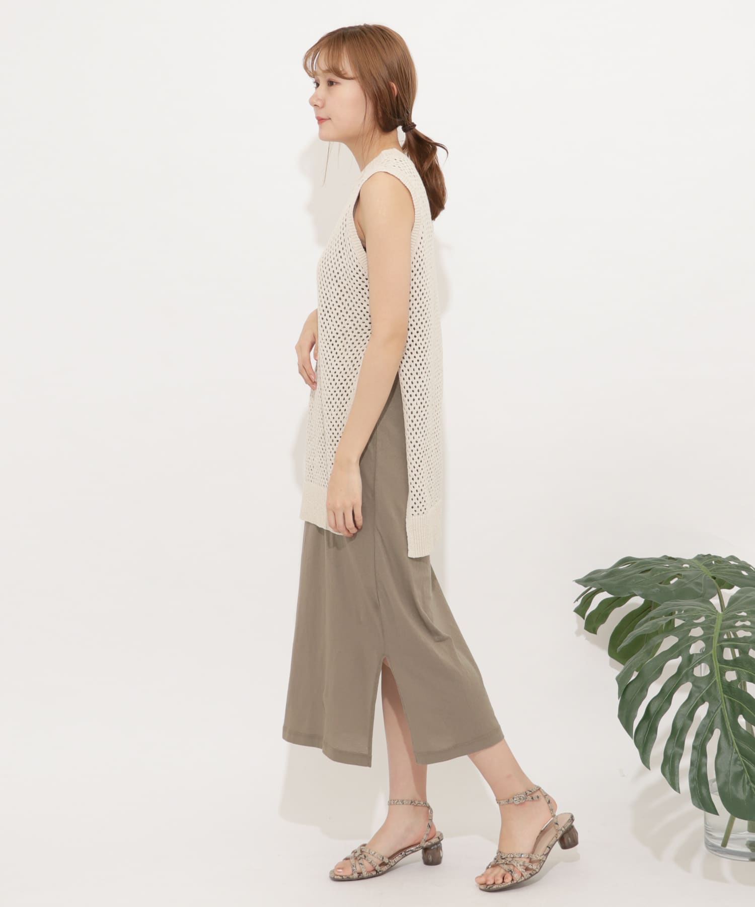 KHAKI