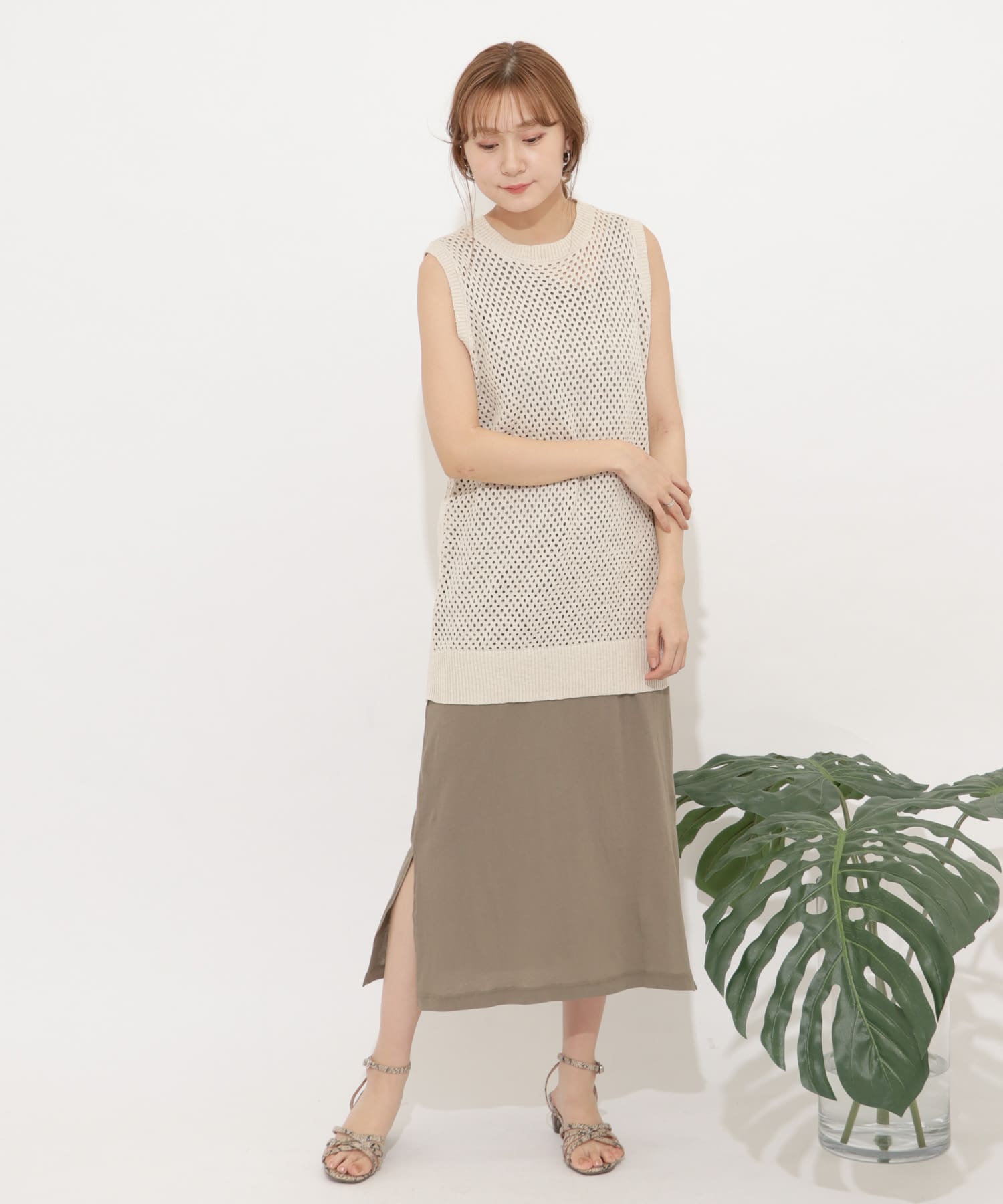 KHAKI