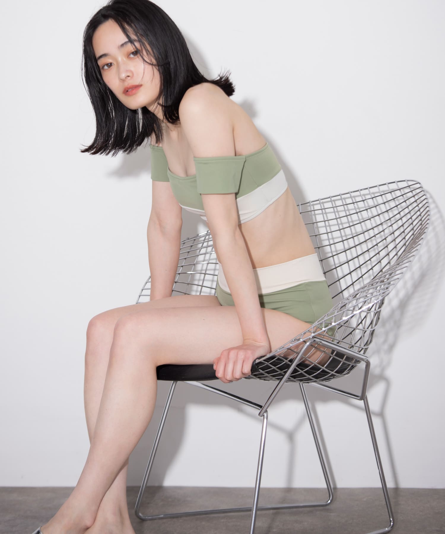 クロップトップオフショルビキニ