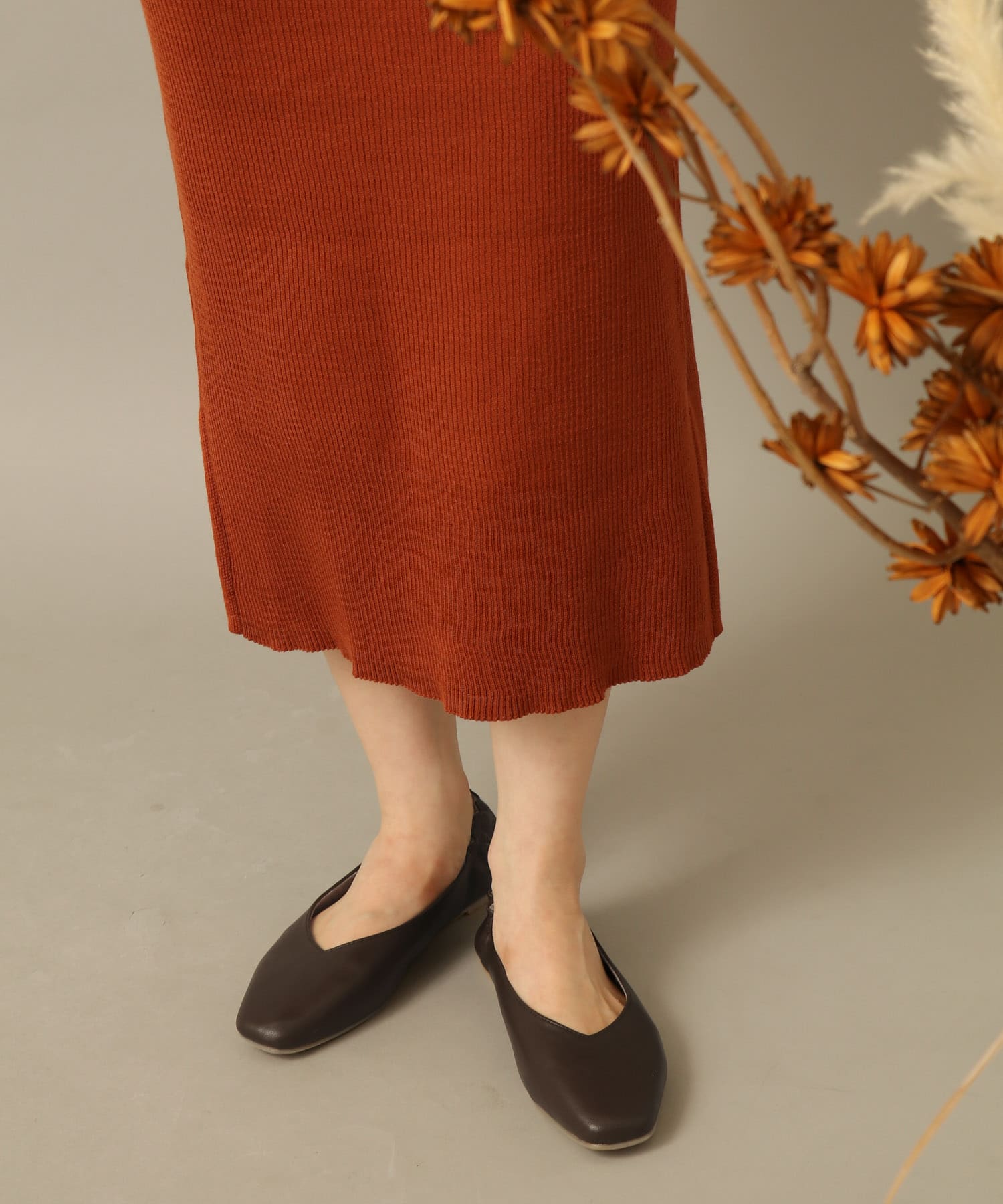 スクエアトウVカットフラットシューズ BROWN S